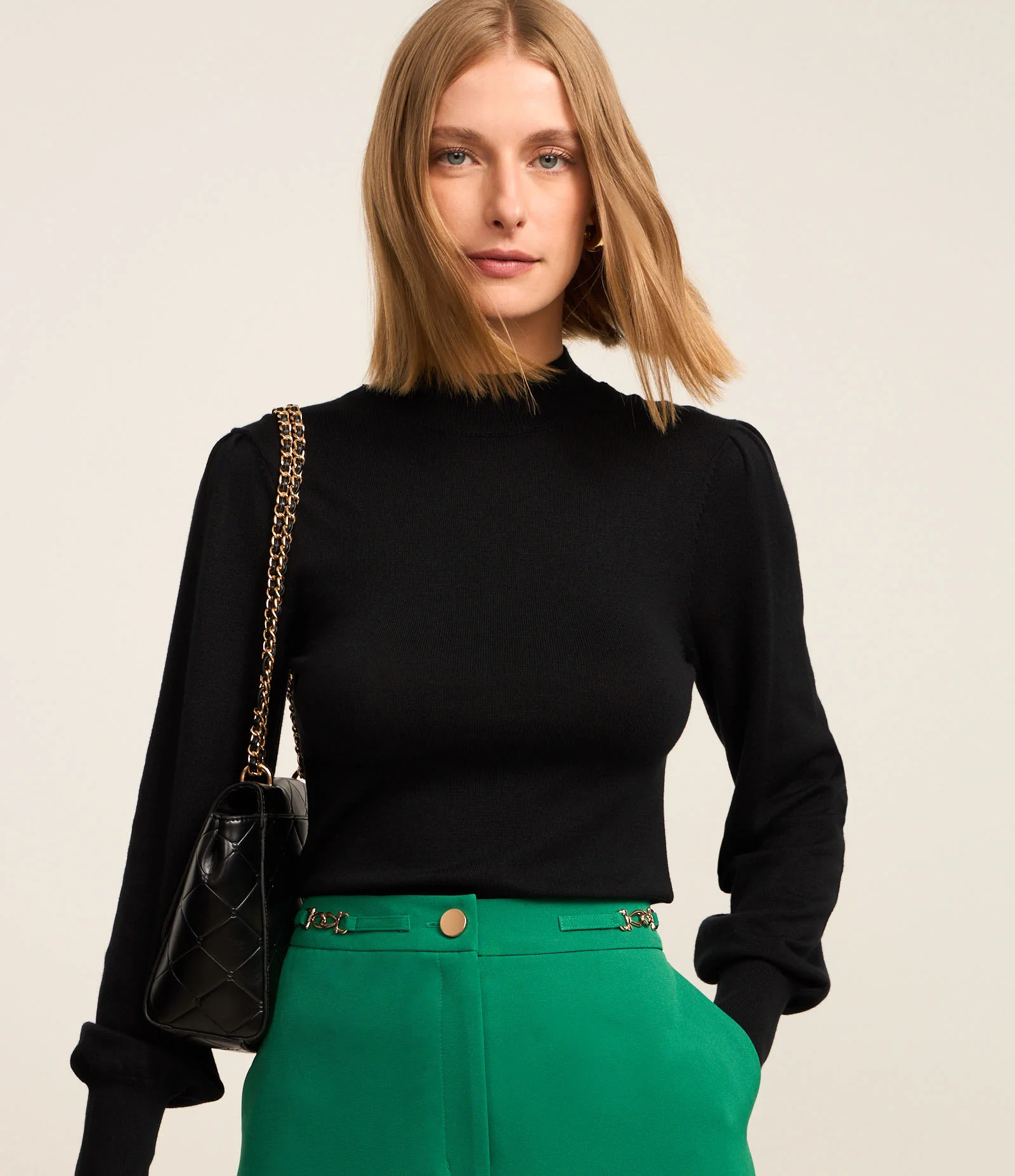 Suéter em Tricô com Gola Alta e Manga Bufante Preto 1