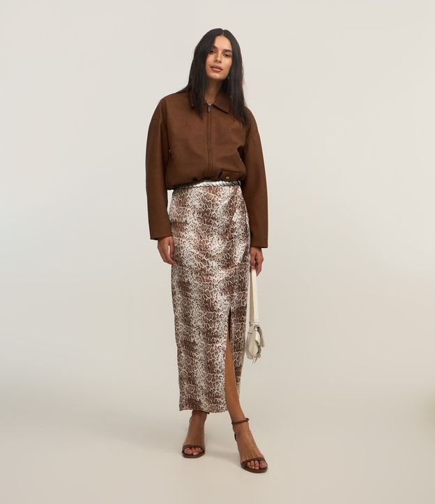 Saia Midi Acetinada com Estampa Animal Print Cobra