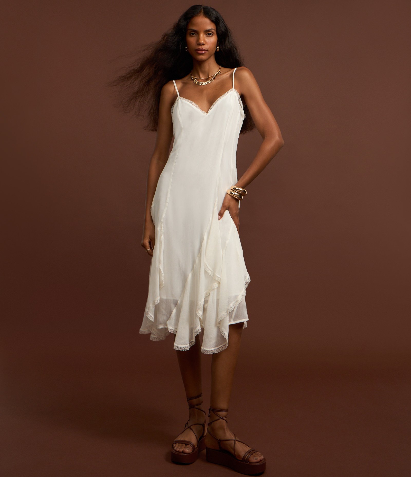 Vestido Midi em Crepe com Pontas e Aplicação de Renda Branco 6