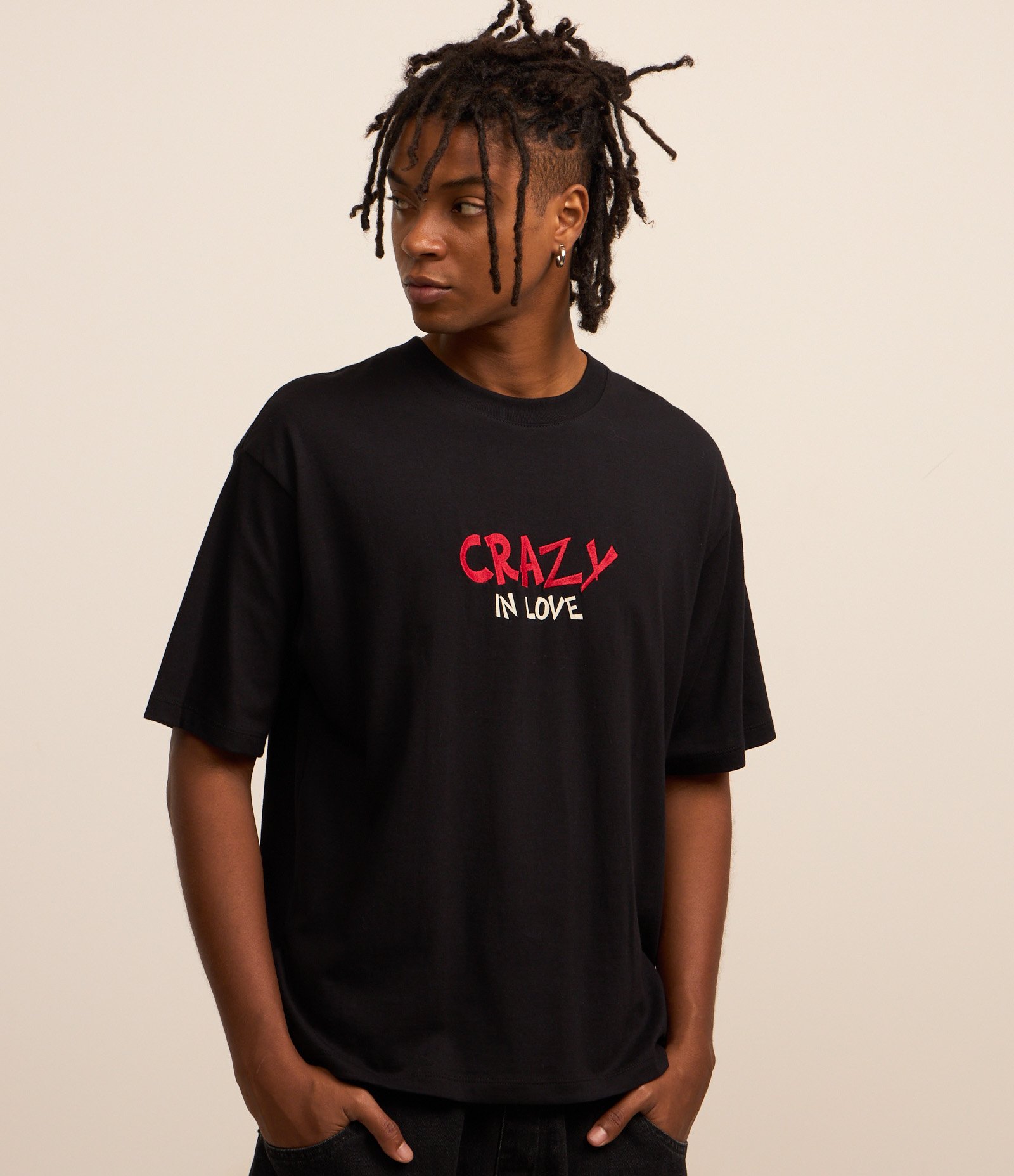 Camiseta Boxy em Algodão com Estampa Looney Tunes Crazy in Love Preto 2