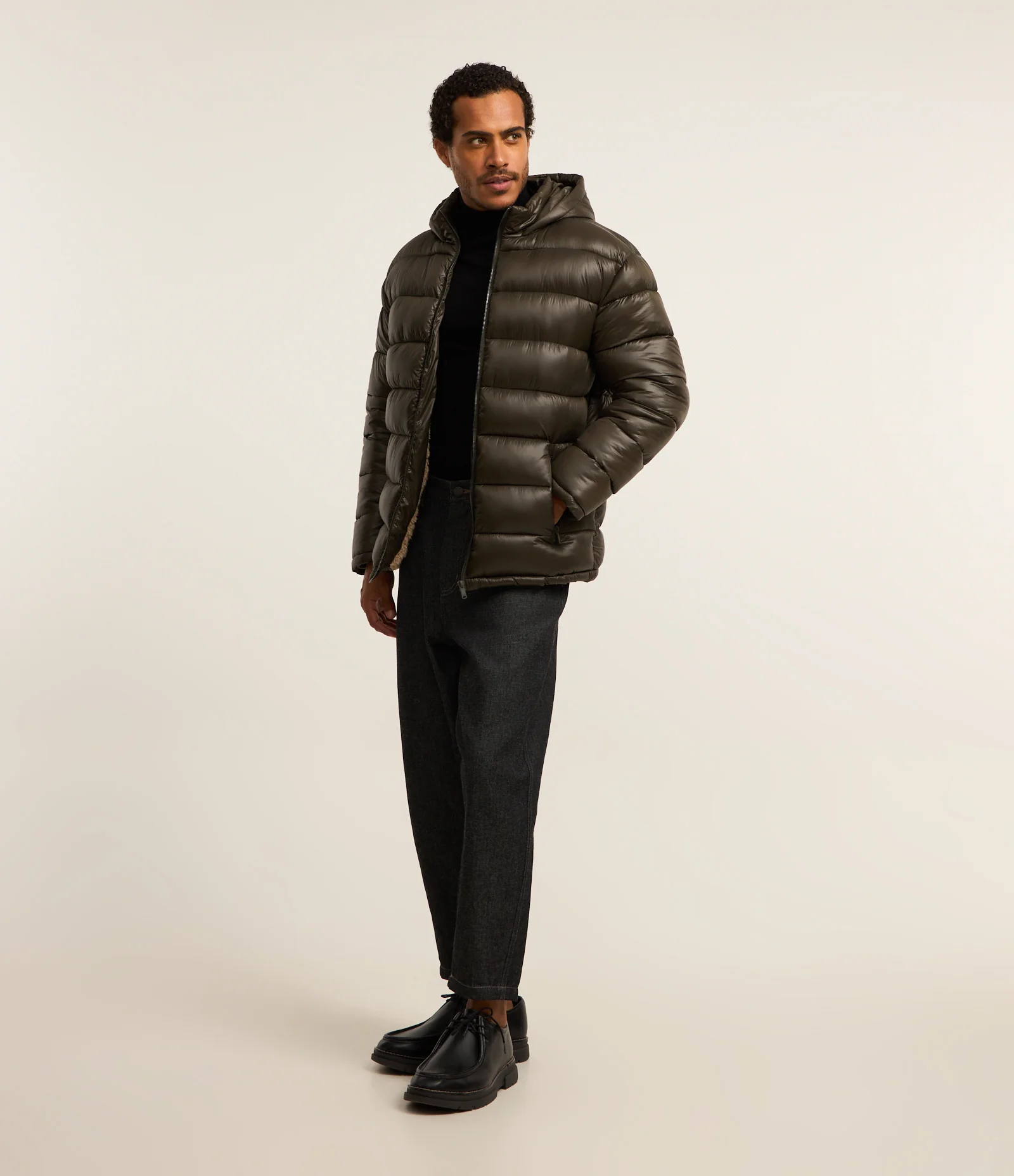 Jaqueta Puffer em Poliamida com Gomos e Forro de Sherpa Cinza Escuro 2