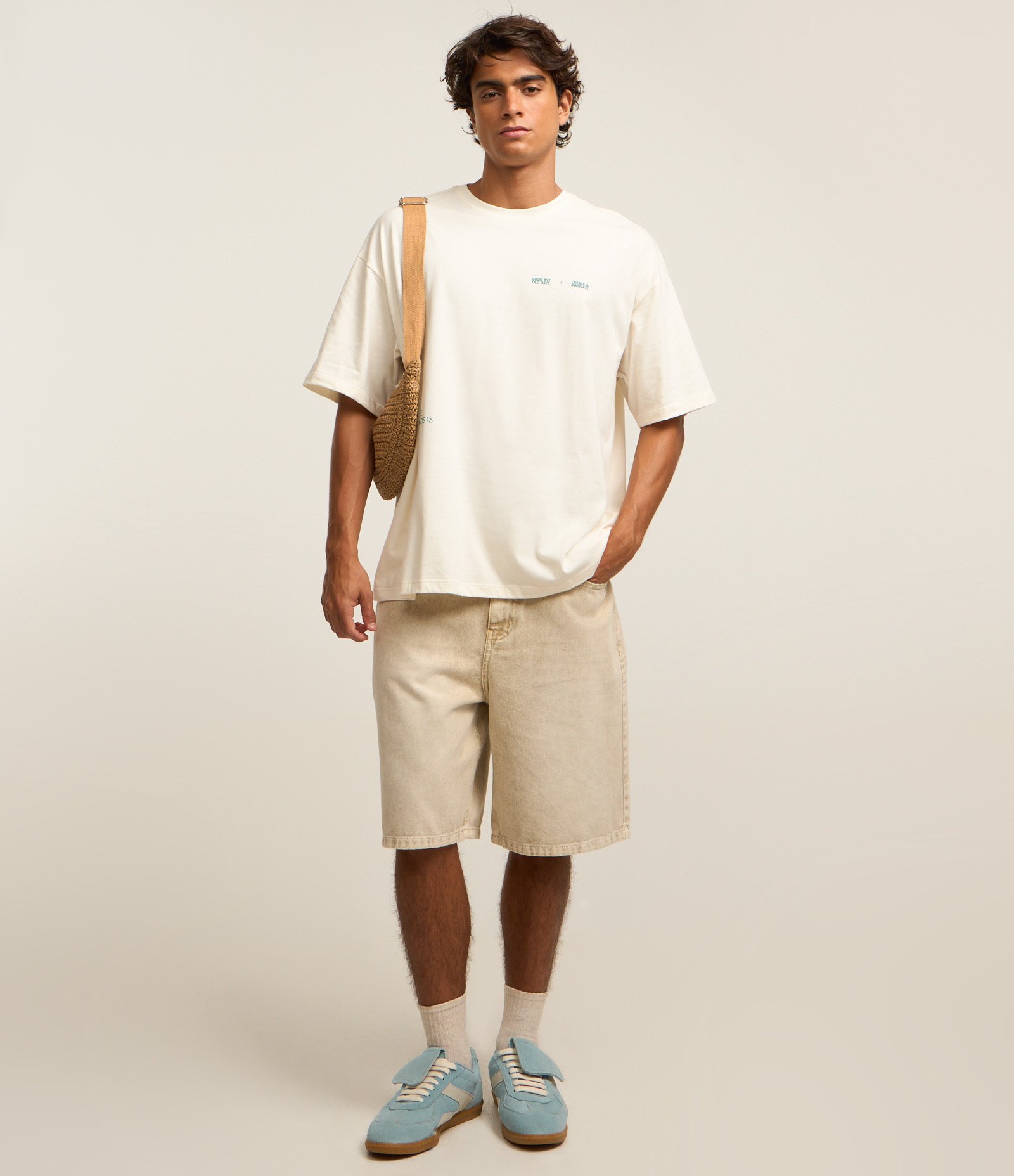 Camiseta Relaxed em Malhão com Estampa Lettering Branco 2
