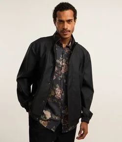 Jaqueta Bomber em Material Sintético com Gola Alta