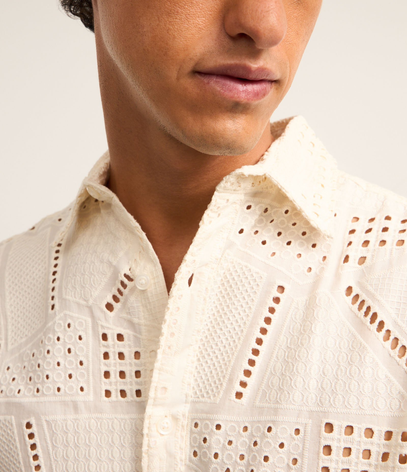 Camisa Comfort em Laise com Textura Patchwork Off White 3