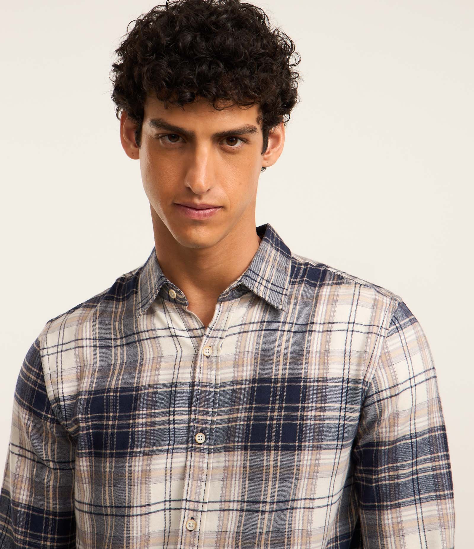 Camisa Regular em Flanela com Estampa Xadrez Azul/Bege 3