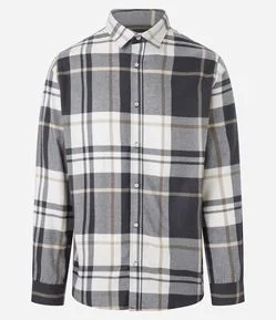 Camisa em Flanela com Estampa Xadrez e Abotoamento