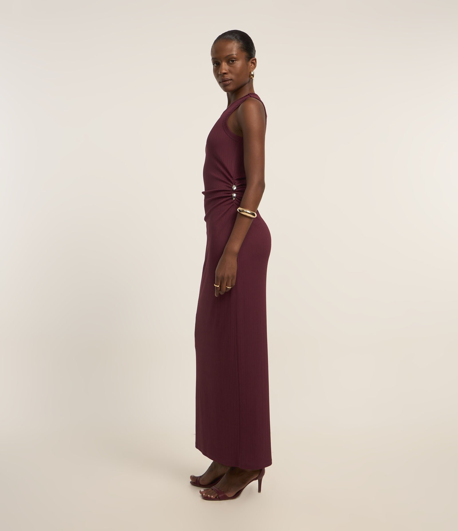 Vestido Sem Manga em Ribana Com Piercings nas Laterais da Cintura Vermelho 3