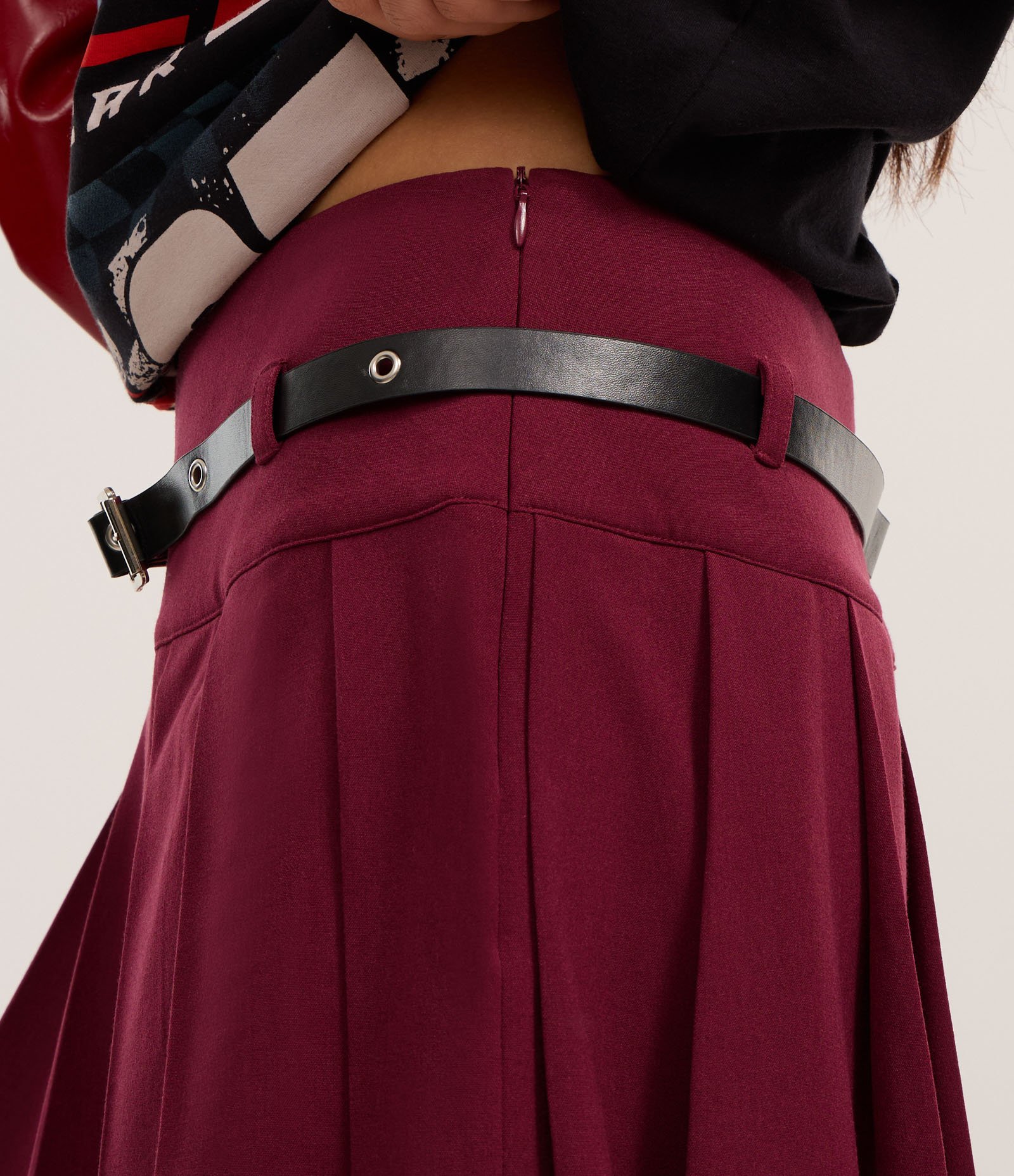 Short Saia em Alfaiataria Plissada com Cinto 4