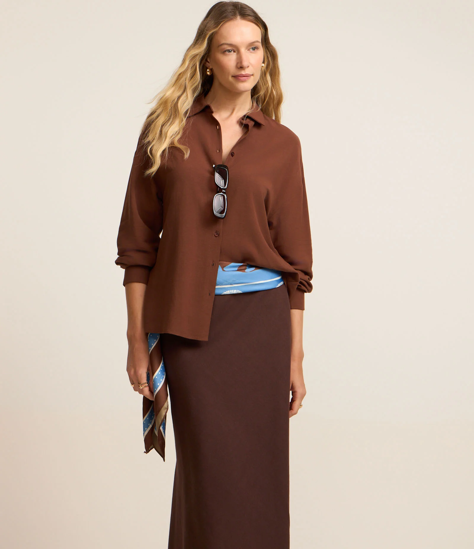 Saia Midi Em Linho Com Colissê No Cós Marrom 2