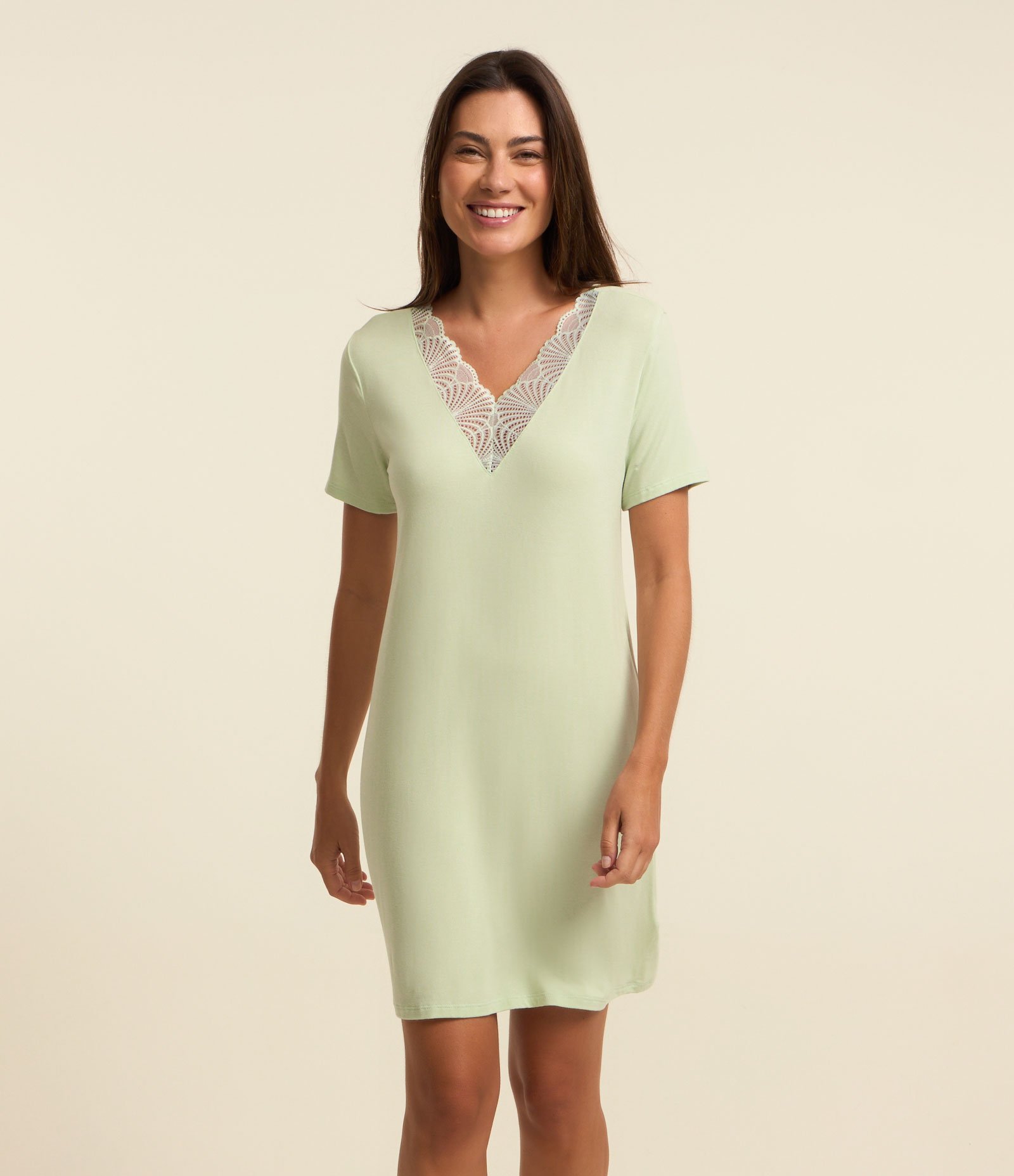 Camisola Manga Curta em Viscose Com Detalhe de Renda Branco 1