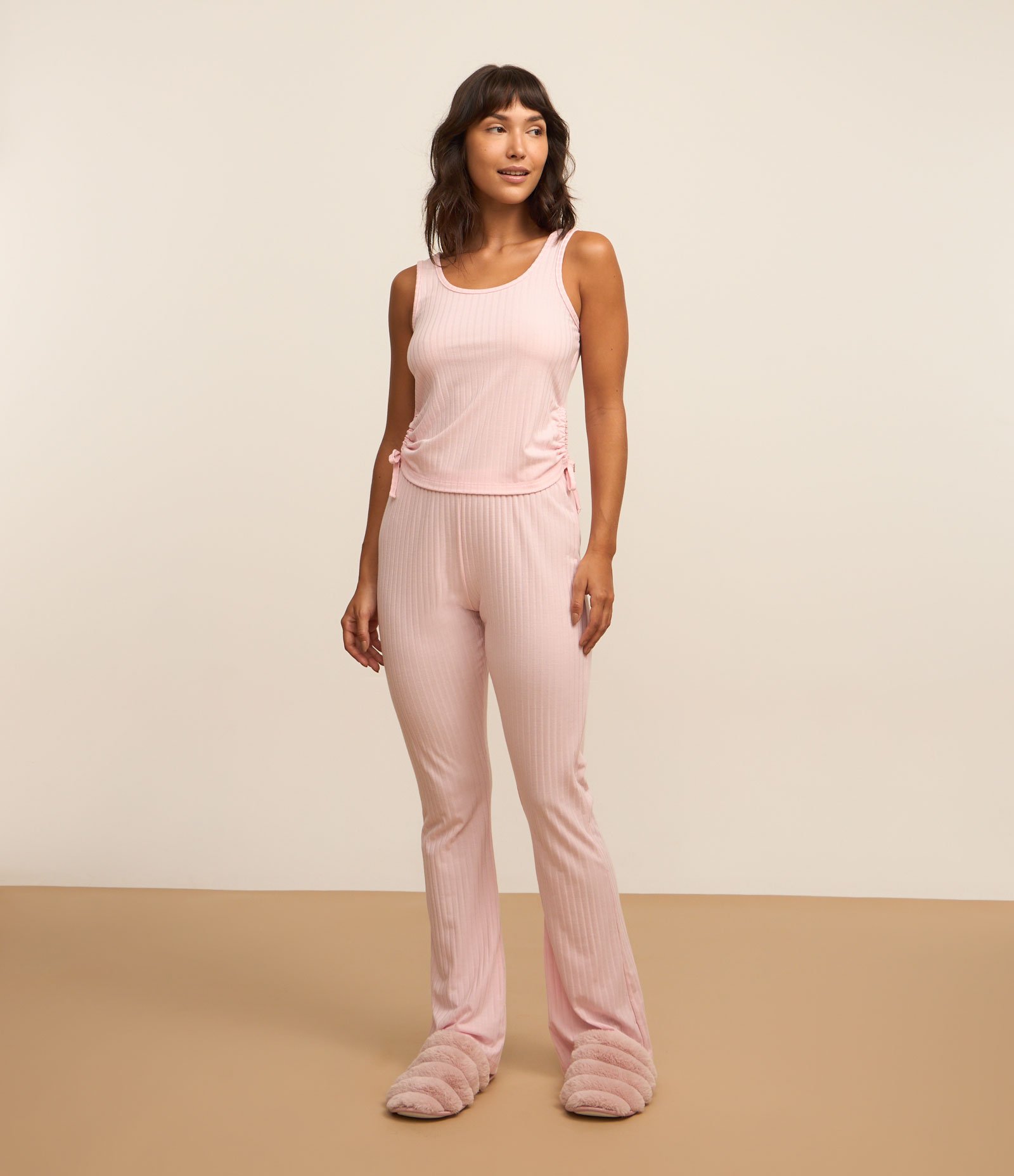 Pijama Longo em Ribana com Laços Laterais Rosa 1