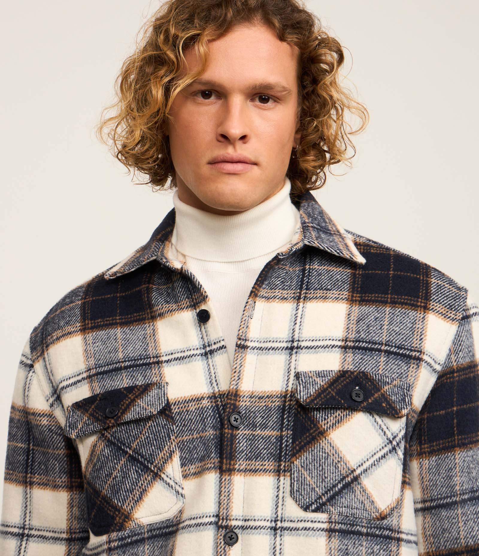 Jaqueta Trucker em Flanela com Estampa Xadrez e Sherpa Jeans/Marrom/Branco 7