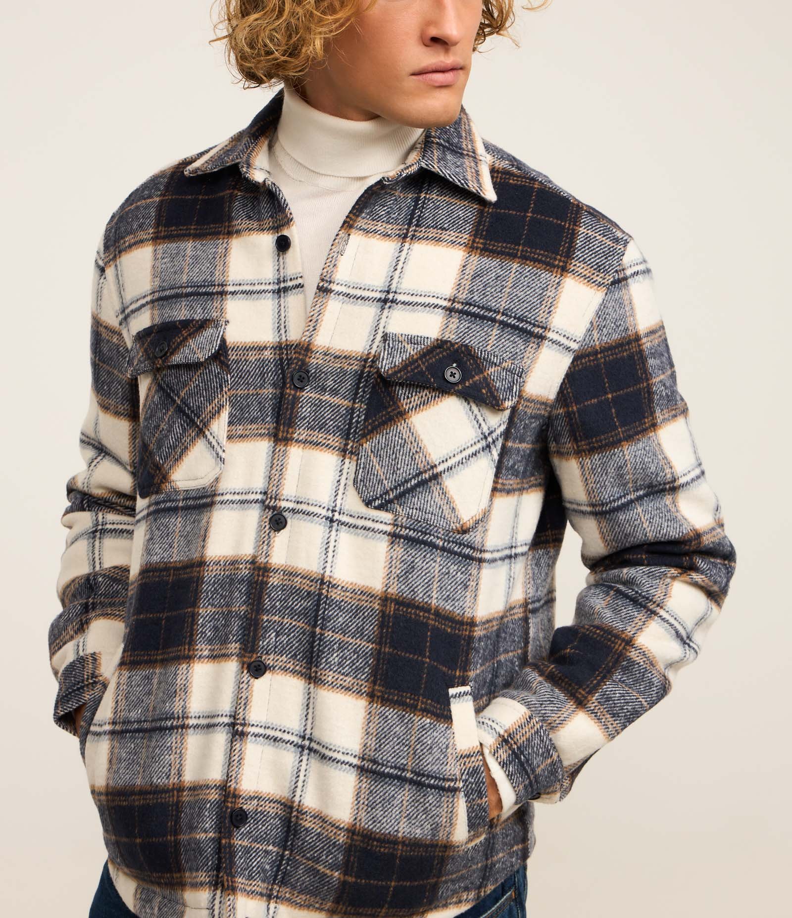 Jaqueta Trucker em Flanela com Estampa Xadrez e Sherpa Jeans/Marrom/Branco 3