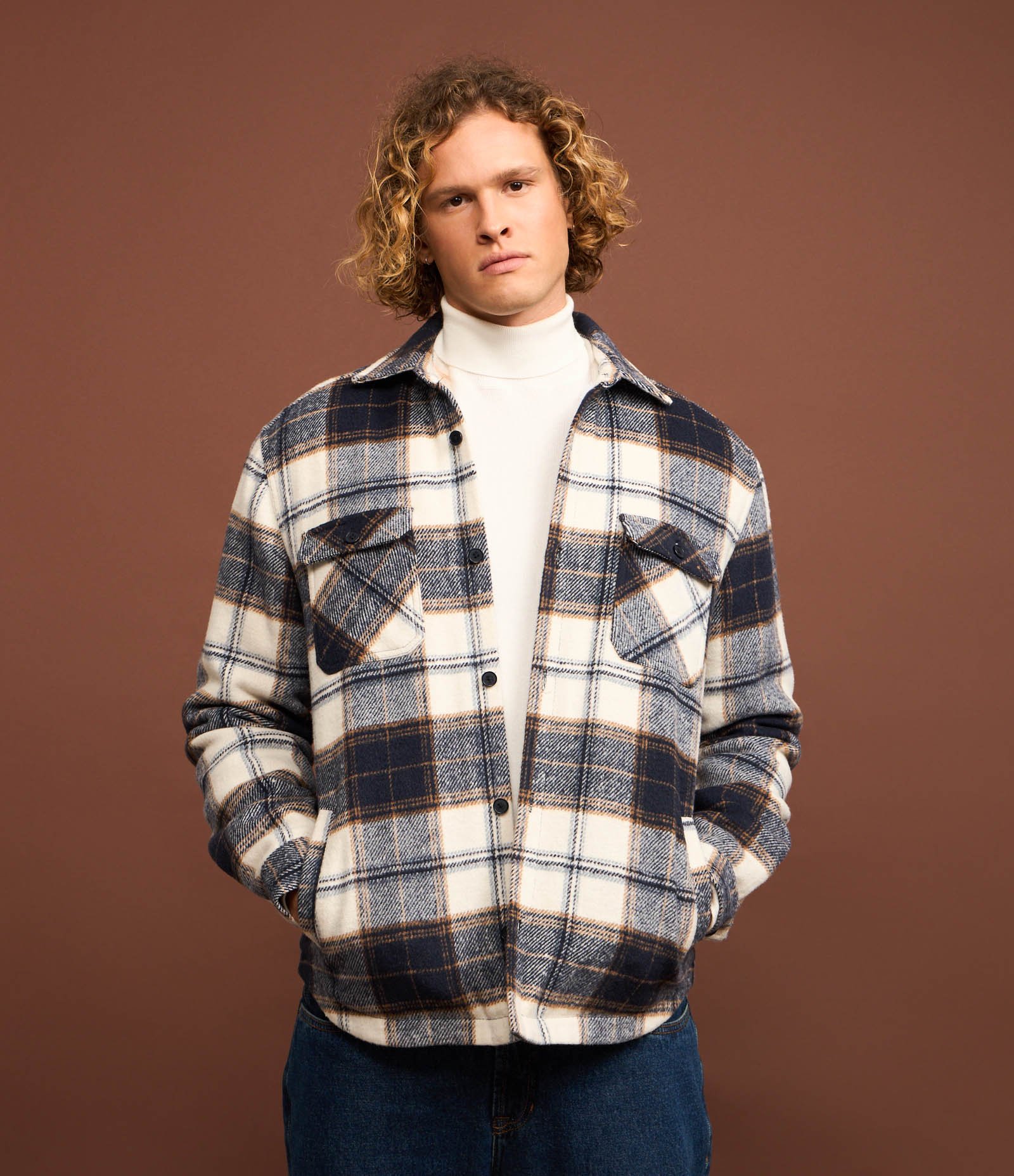 Jaqueta Trucker em Flanela com Estampa Xadrez e Sherpa Jeans/Marrom/Branco 5