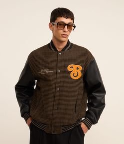 Jaqueta Bomber College com Estampa Bordada e Mangas em Pu