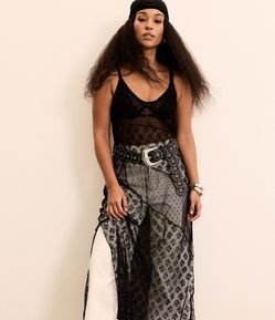 Vestido Midi em Renda com Transparência e Textura