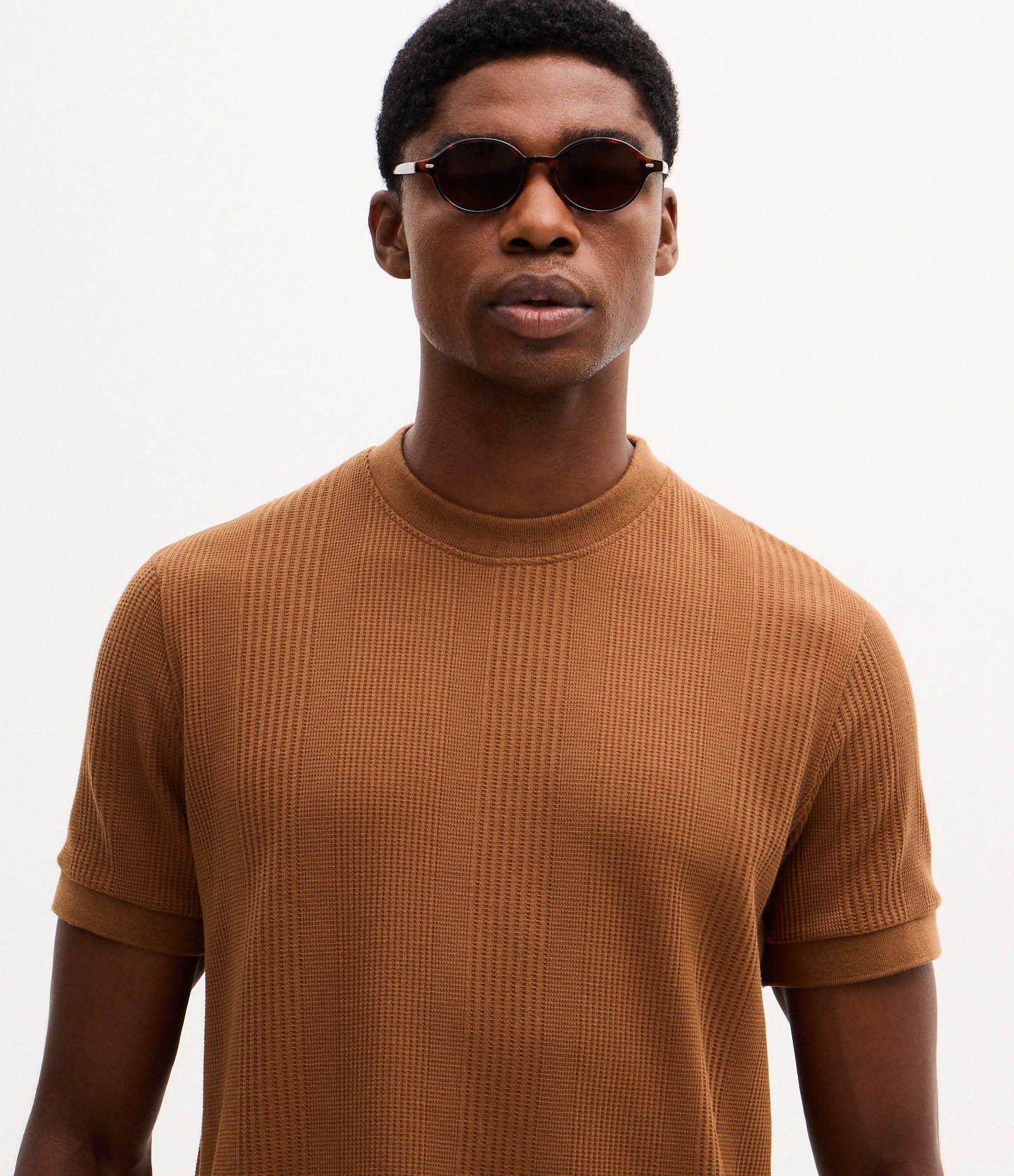 Camiseta Regular em Algodão com Textura Vertical Marrom Café 4