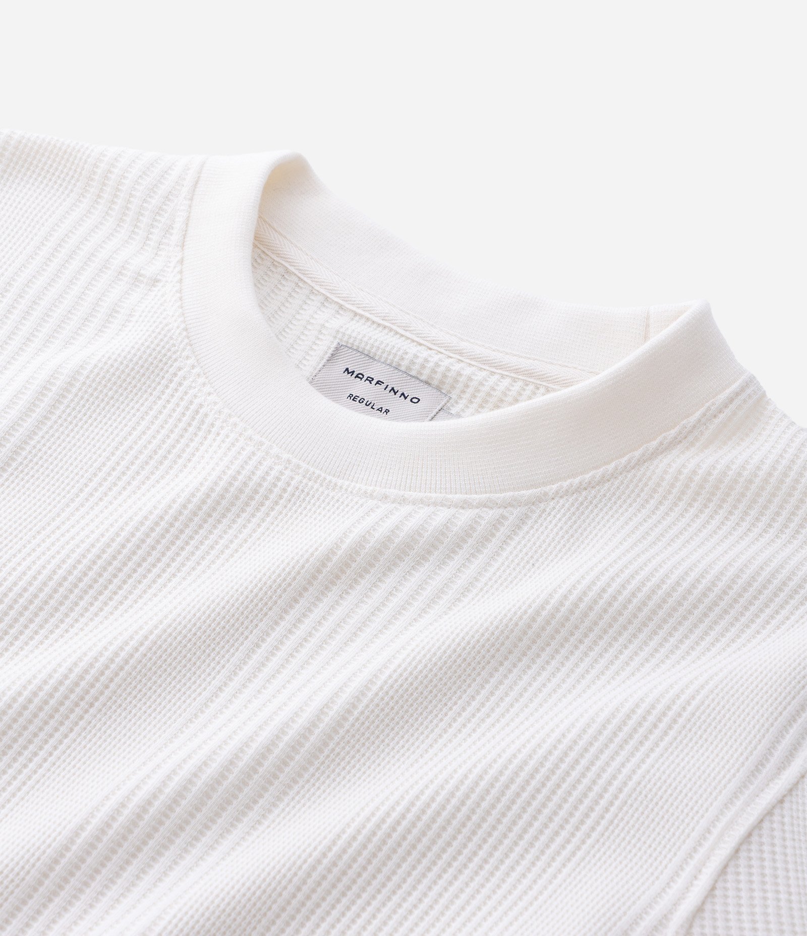 Camiseta Regular em Algodão com Textura Vertical Branco 9