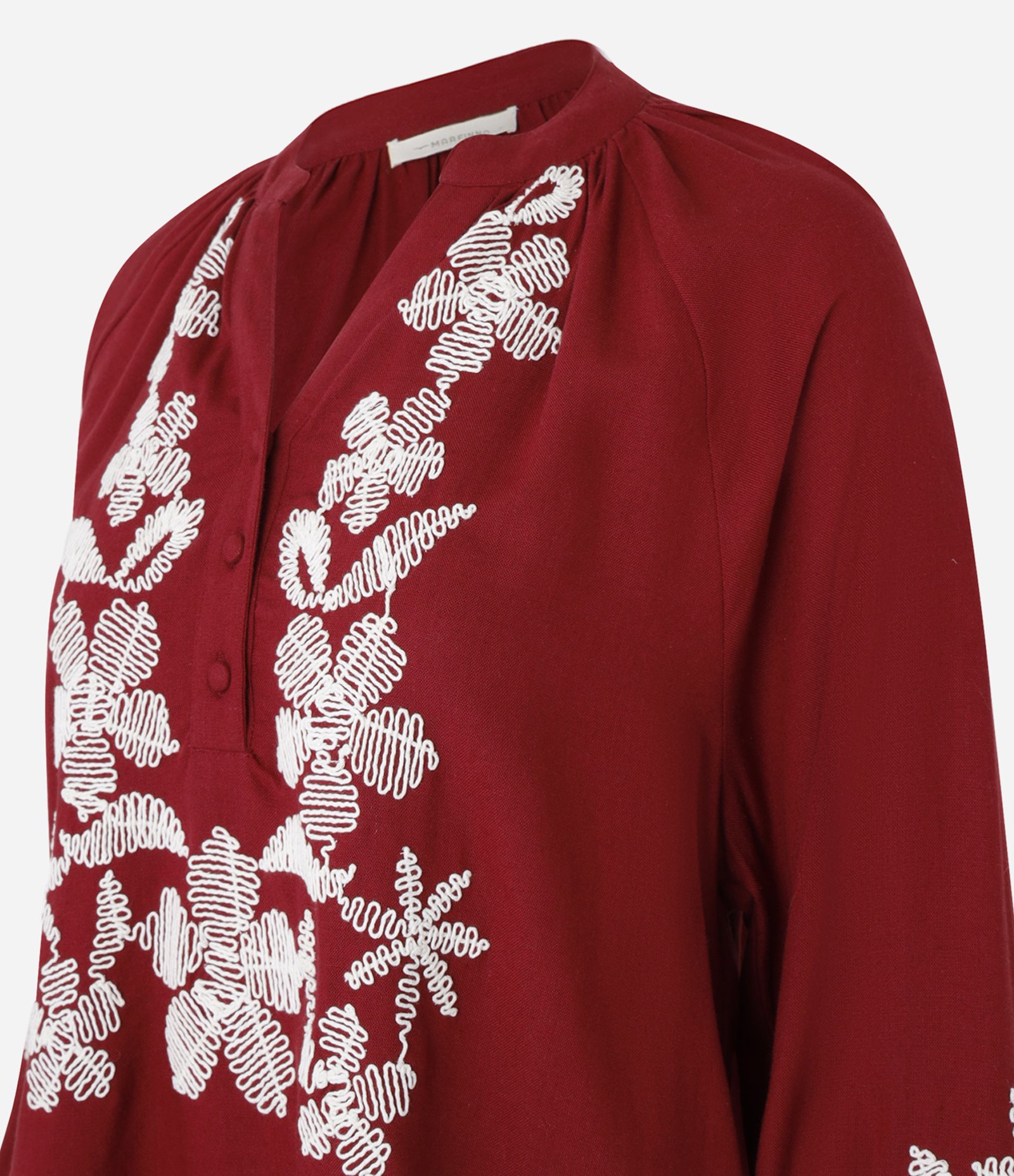 Blusa em Viscolinho com Botões e Bordado Floral Vermelho 8