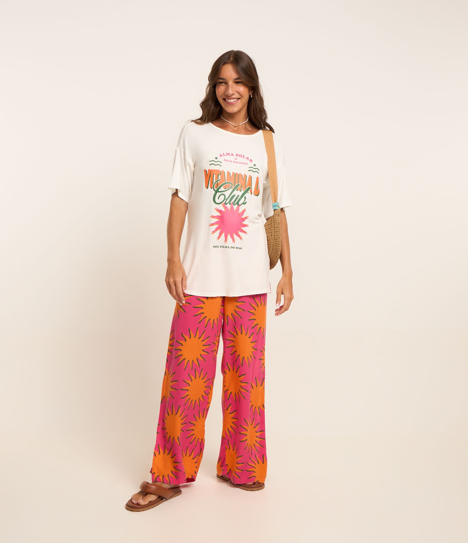Saída de Praia Bata em Viscose com Estampa Vitamina D Club Branco 2
