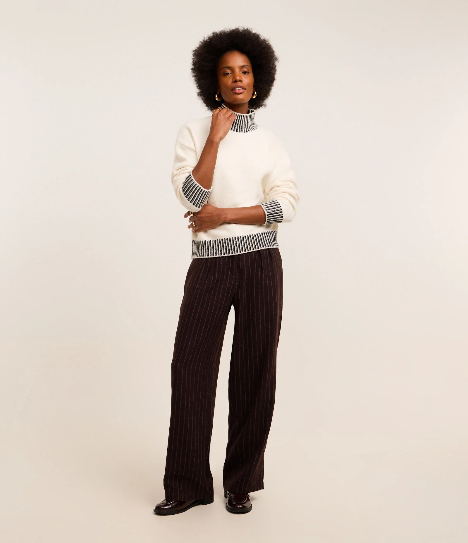 Suéter em Tricô com Detalhes Listrados e Cava Deslocada Branco Neve 2