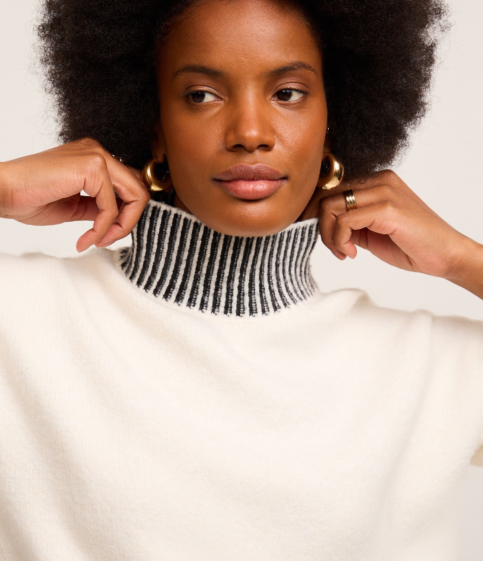 Suéter em Tricô com Detalhes Listrados e Cava Deslocada Branco Neve 3