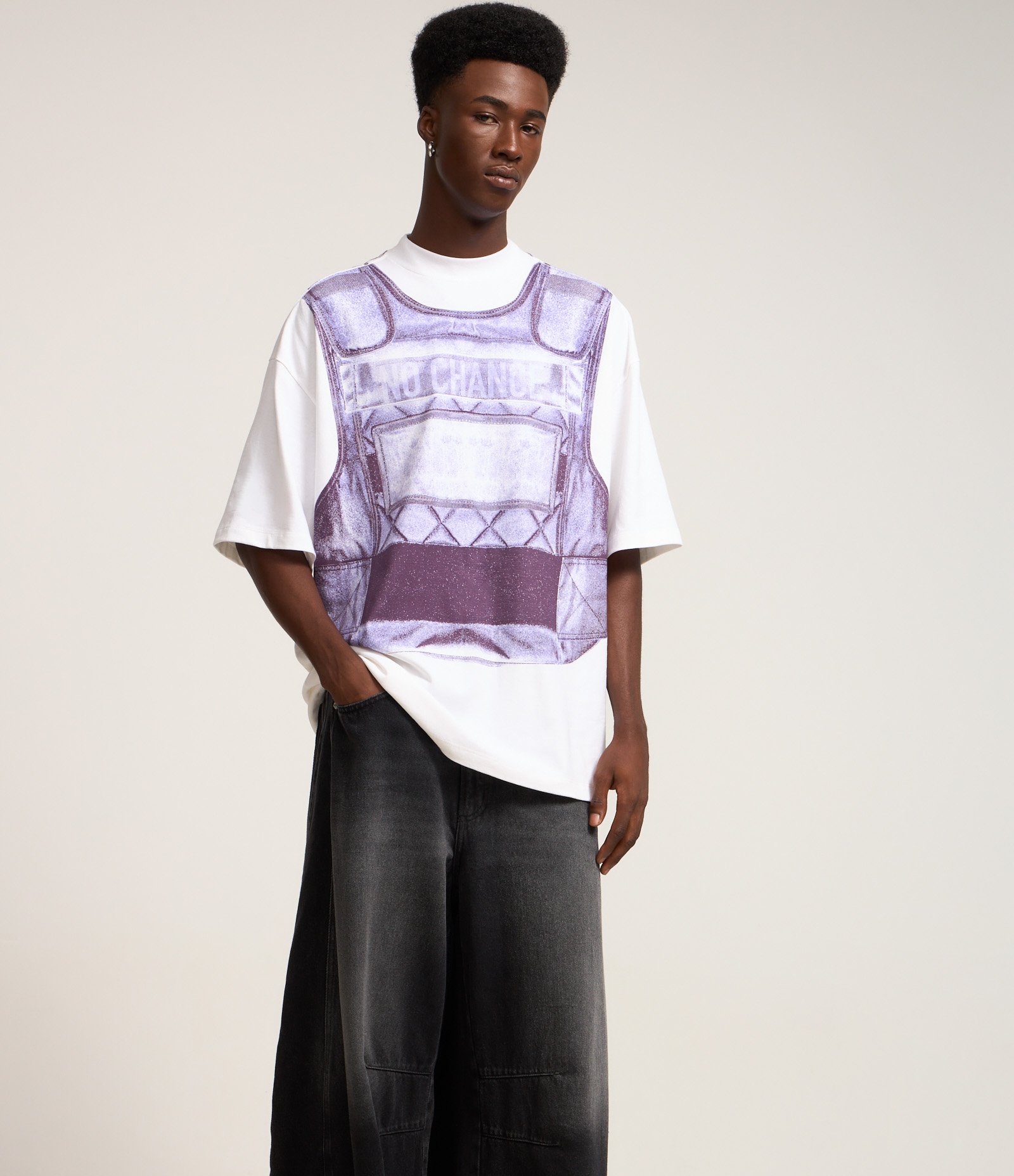 Calça Barrel em Jeans com Recortes e Pences Preto 3