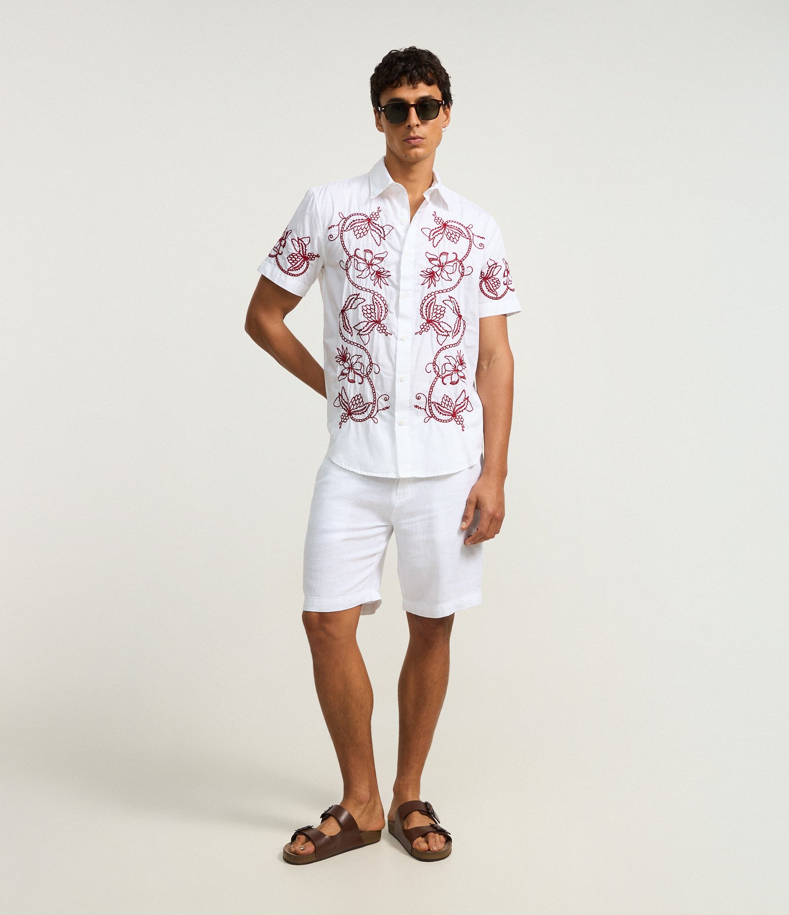 Camisa Comfort em Algodão com Bordado FLoral Branco 2