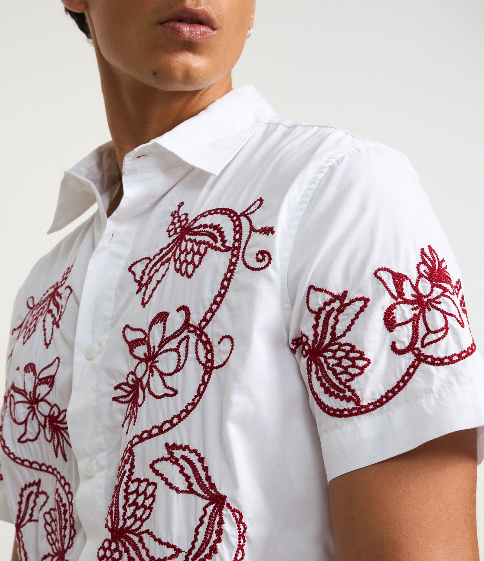 Camisa Comfort em Algodão com Bordado FLoral Branco 3
