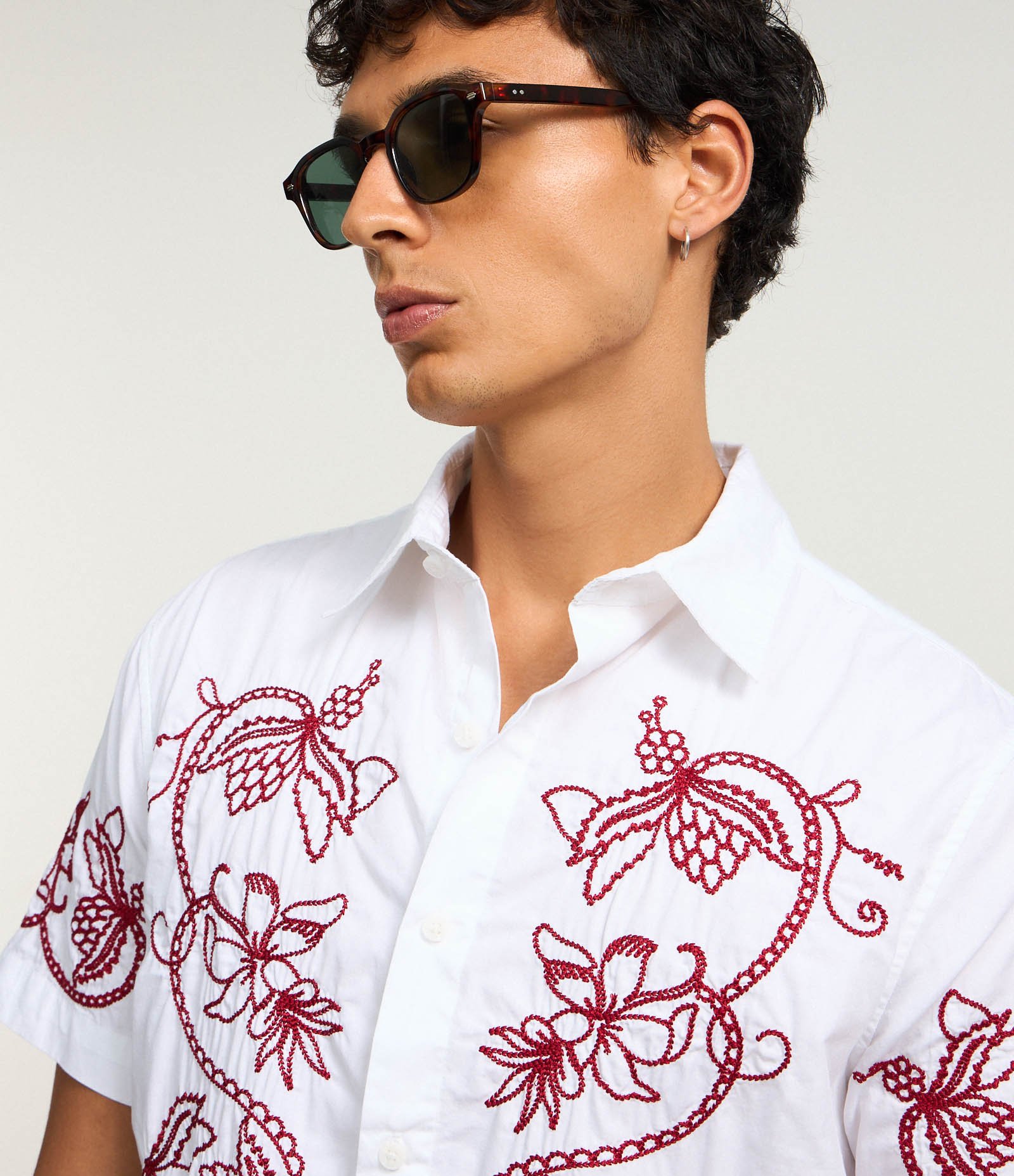 Camisa Comfort em Algodão com Bordado FLoral Branco 4