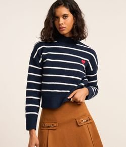 Suéter Listrado em Tricô com Gola Alta e Bordado de Coração