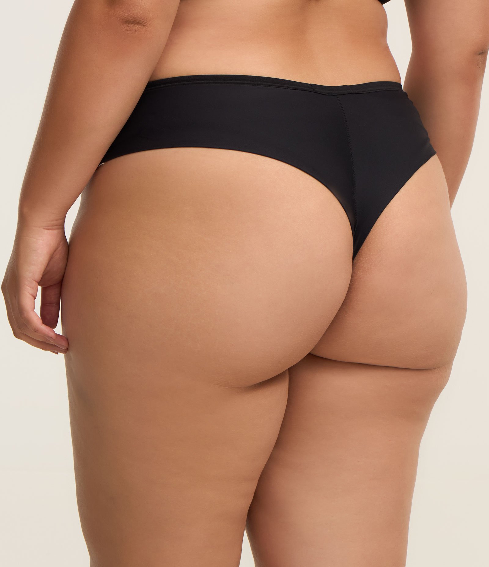 Calcinha Biquíni Fio Duplo com Tule Poá Curve e Plus Size Preto 3