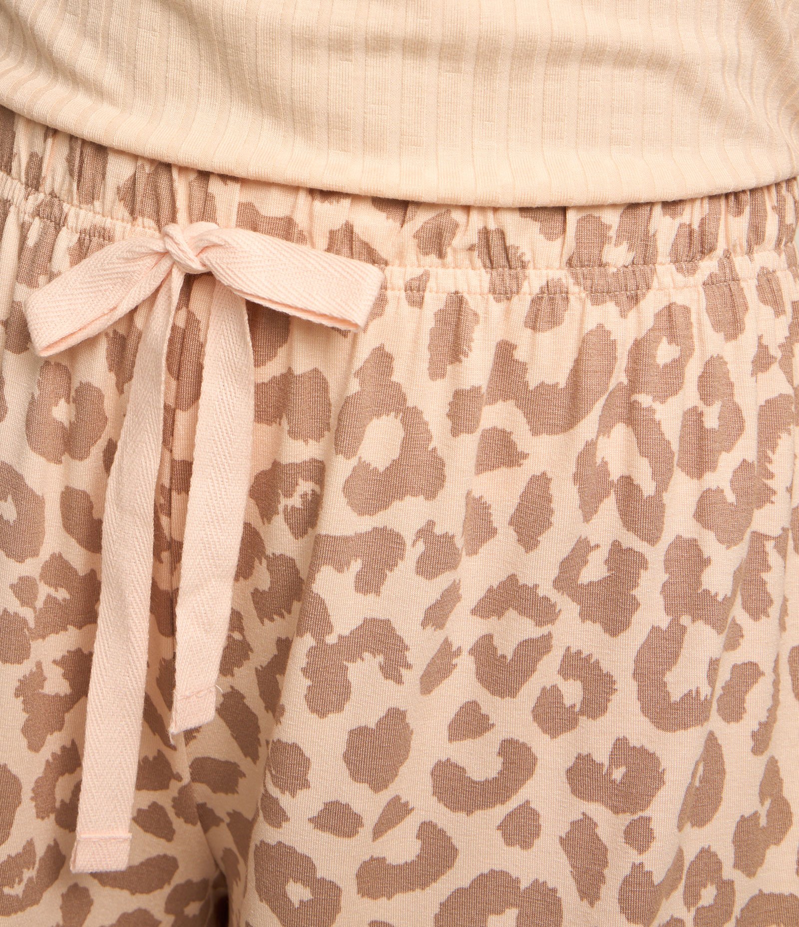 Pijama Short Doll Em Ribana Com Estampa Animal Print Bege 3