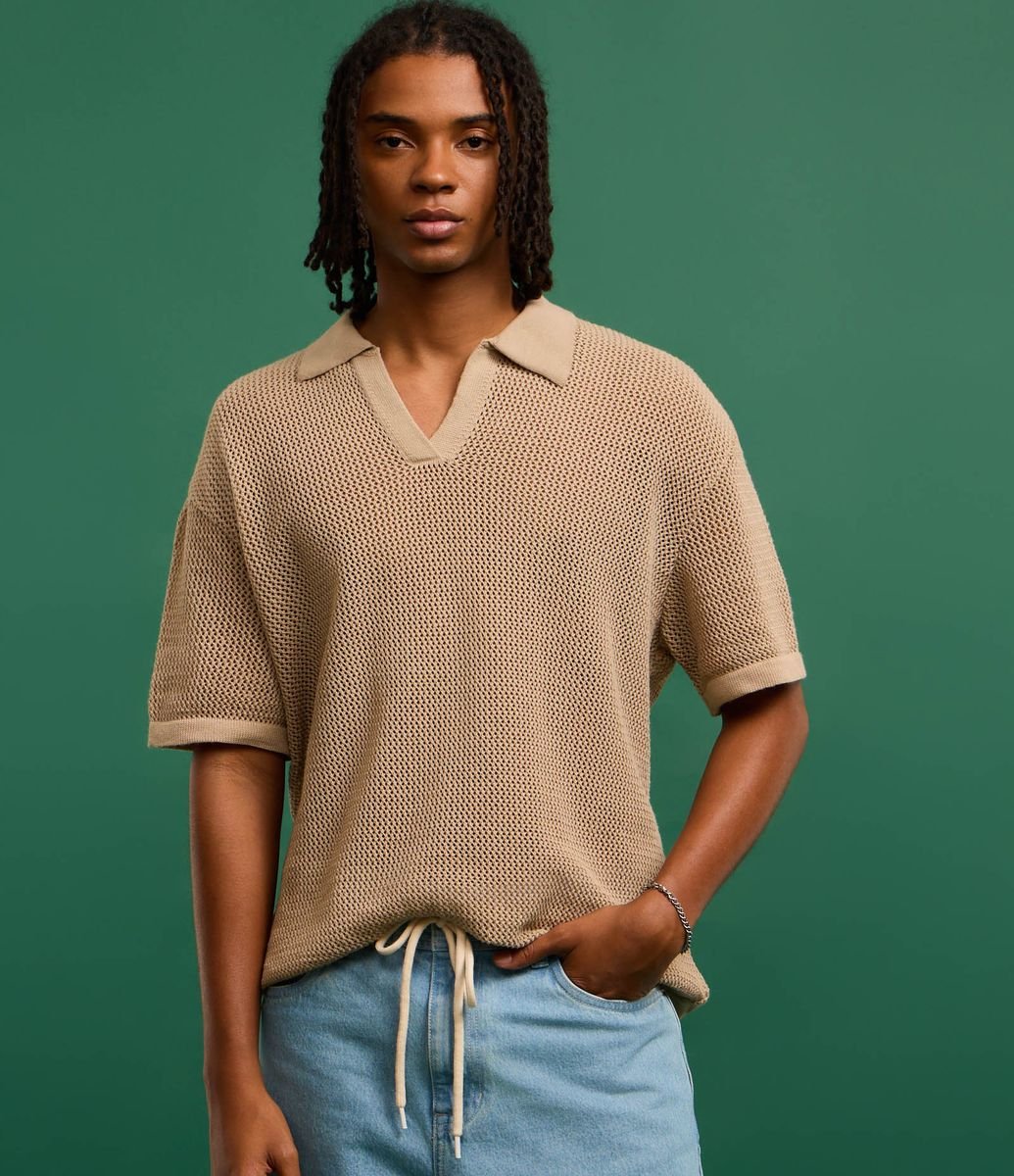 Camisa Polo Comfort em Tricô com Ponto Aberto Bege