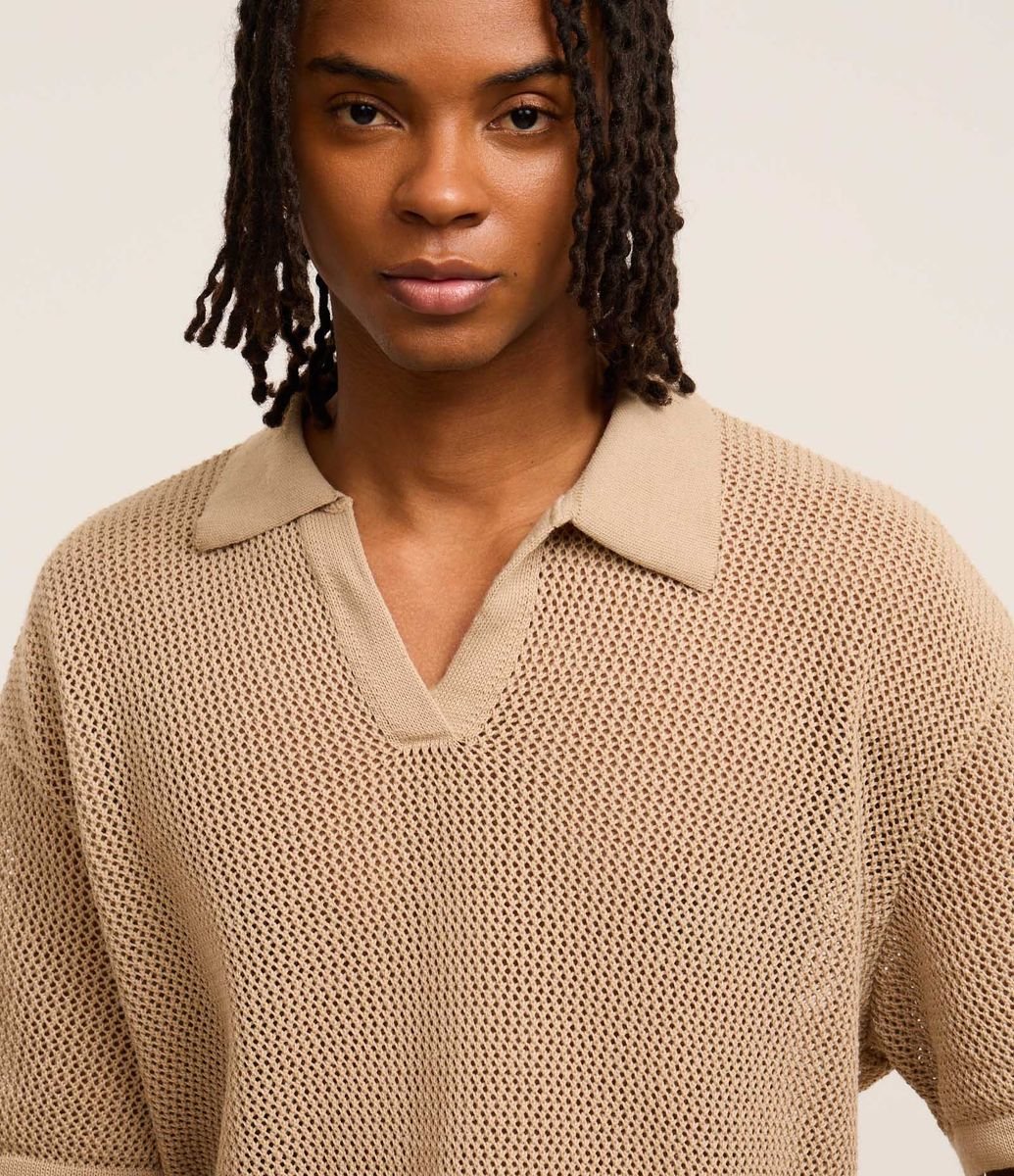 Camisa Polo Comfort em Tricô com Ponto Aberto Bege