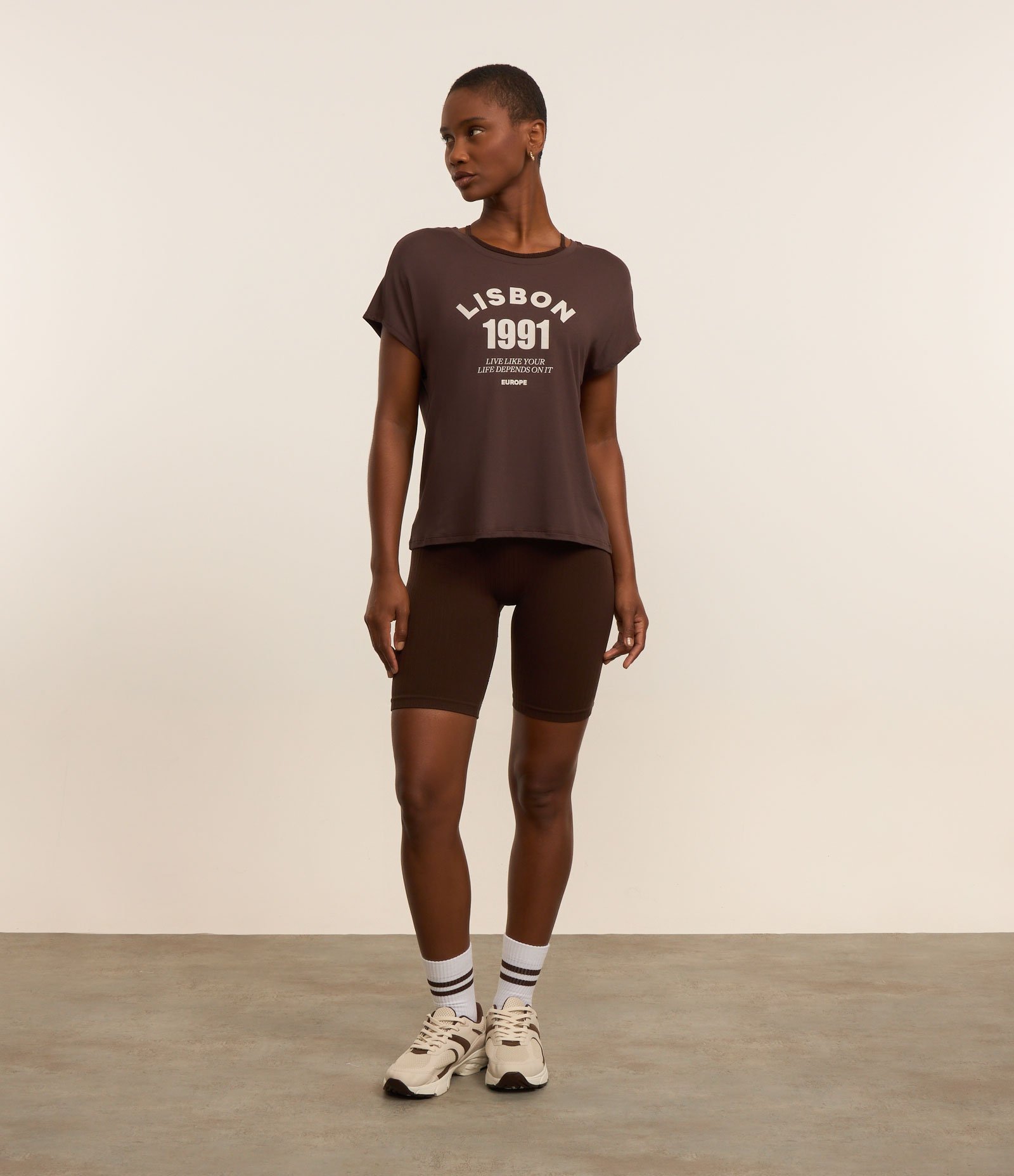Camiseta em Viscose com Estampa Lisbon 1991 Marrom 3