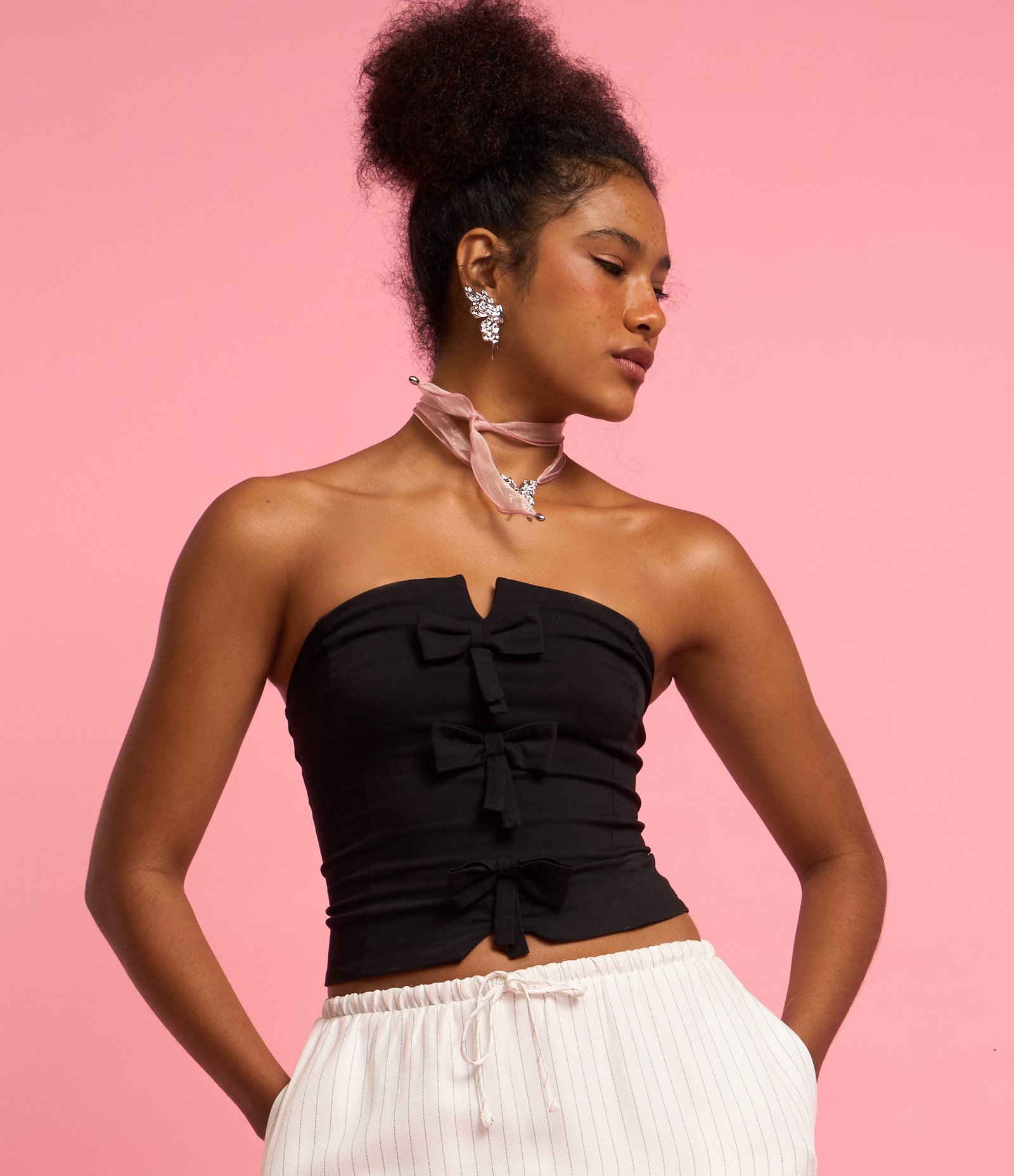 Blusa em Bengaline Tomara que Caia com Laços Frontais Preto 4