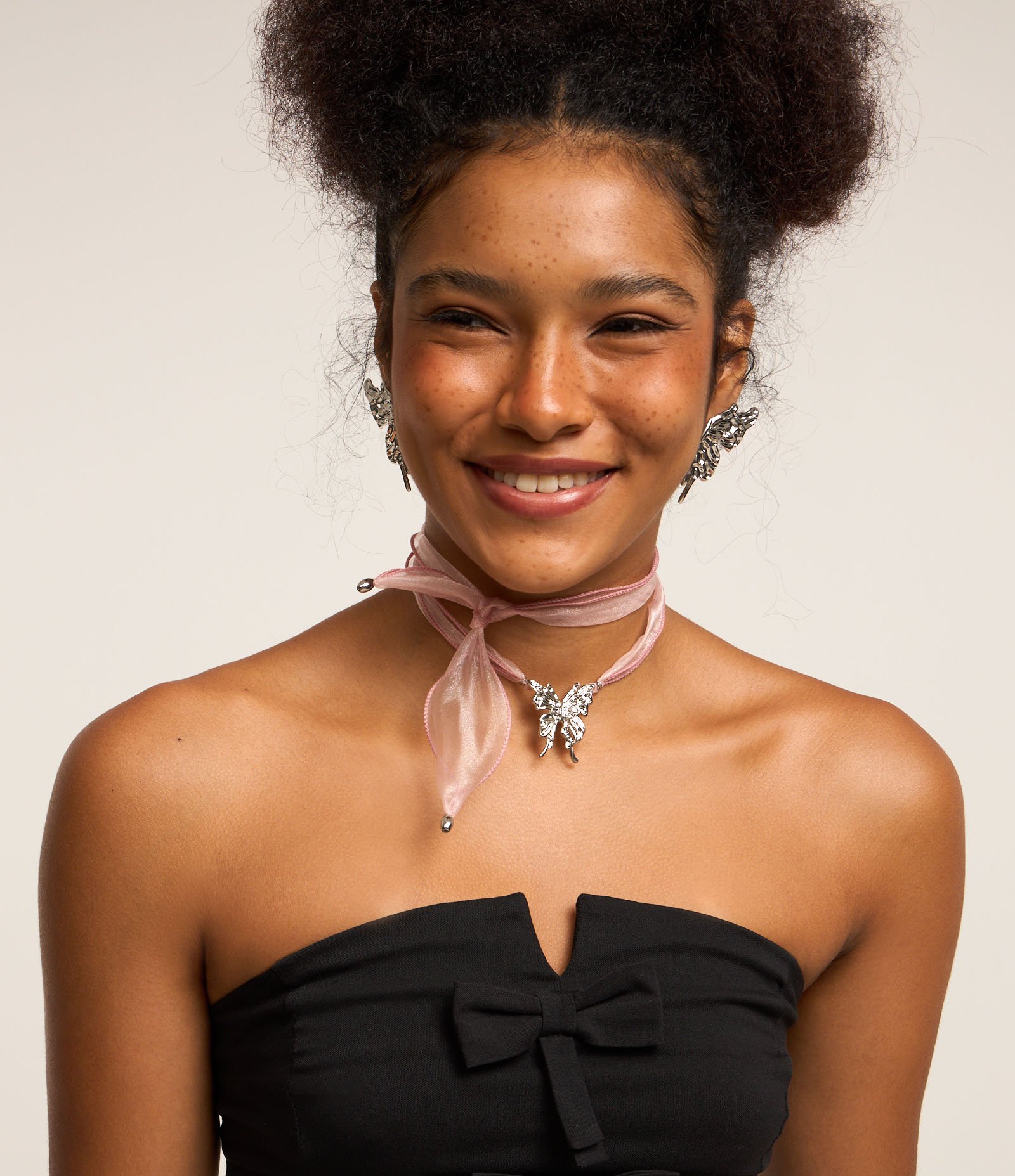 Blusa em Bengaline Tomara que Caia com Laços Frontais Preto 3