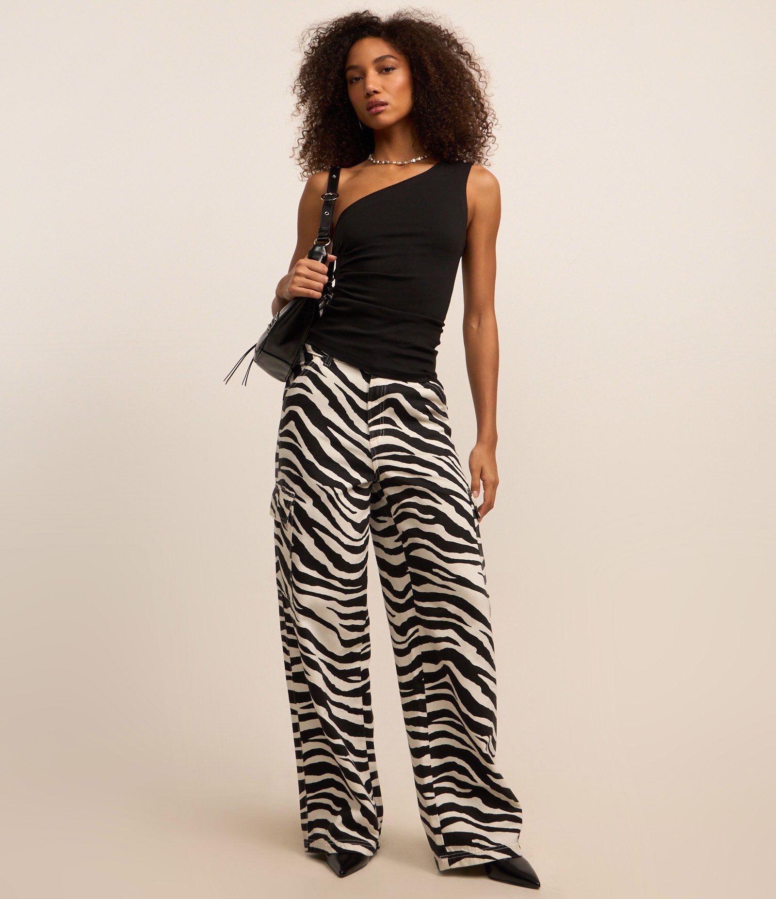 Blusa Ombro Único em Bengaline com Detalhe Drapeado Alongado Preto 2