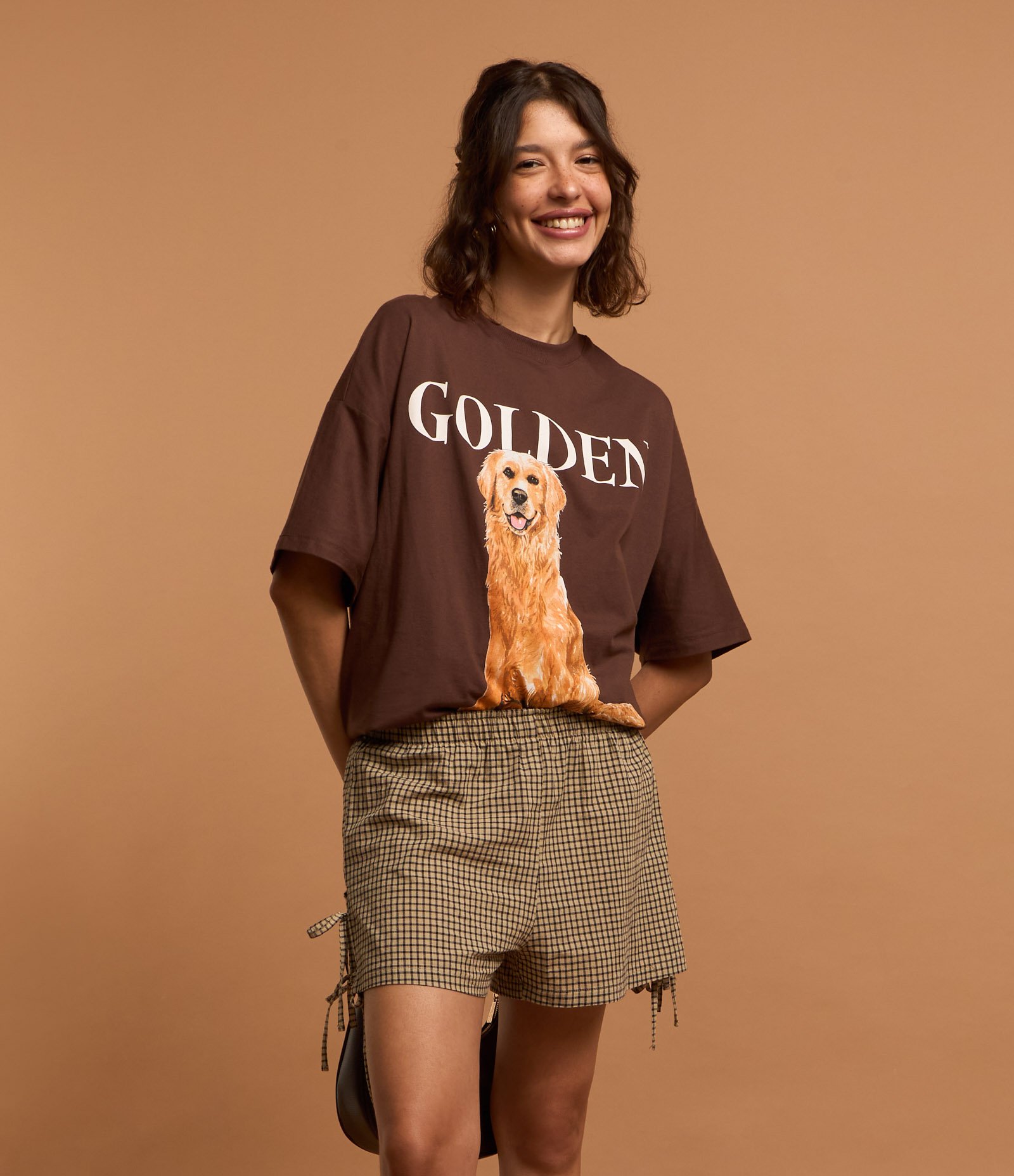 Bermuda em Tricoline Xadrez com Lacinhos nas Laterais Marrom 5