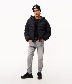 Calça Slim Cropped em Jeans com Efeito Estonado