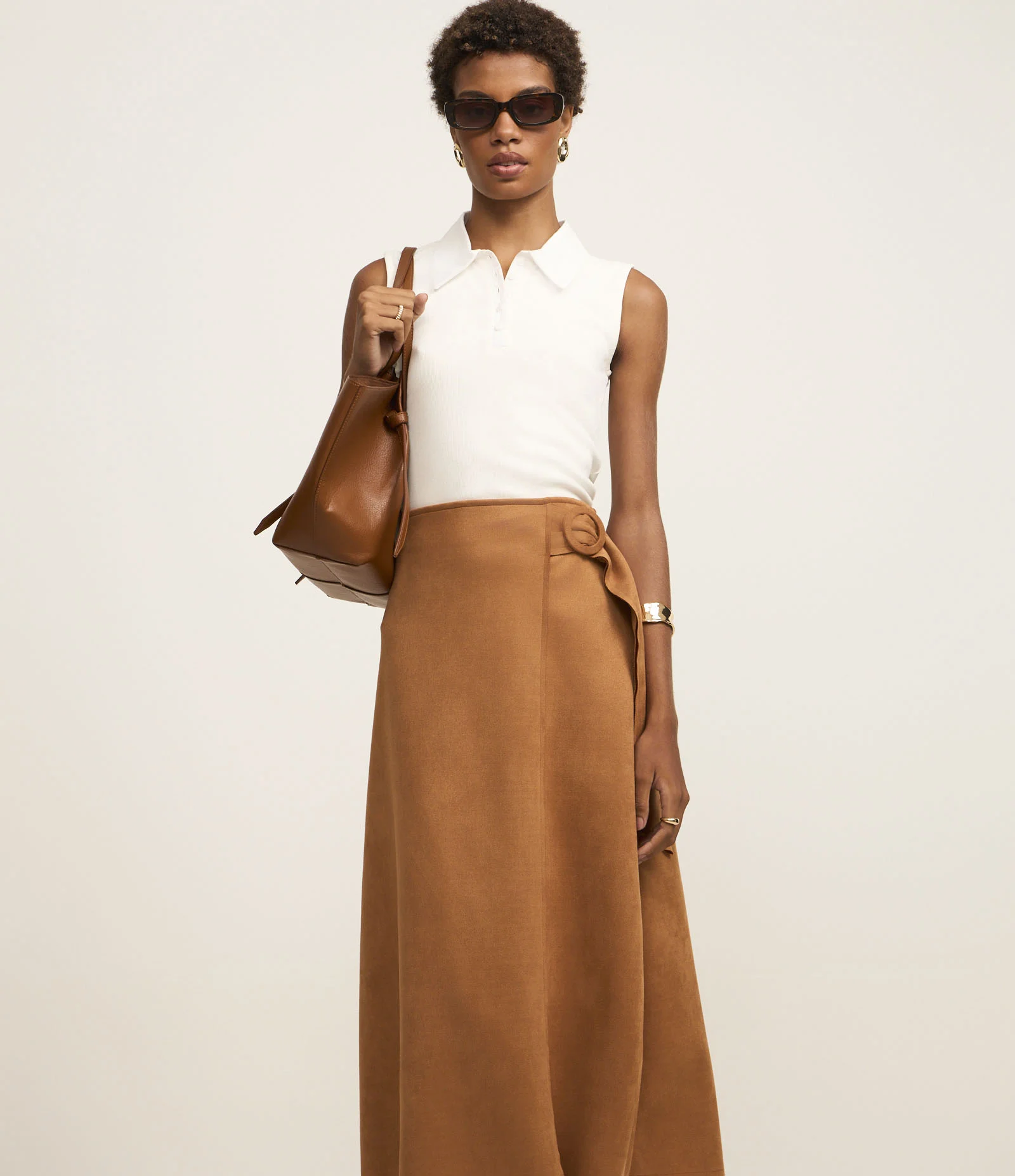 Saia Midi em Malha Suede com Detalhe Fivela Lateral 2