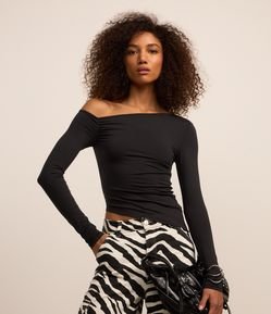 Blusa com Decote Assimétrico Detalhe Drapeado na Cava e Manga Longa