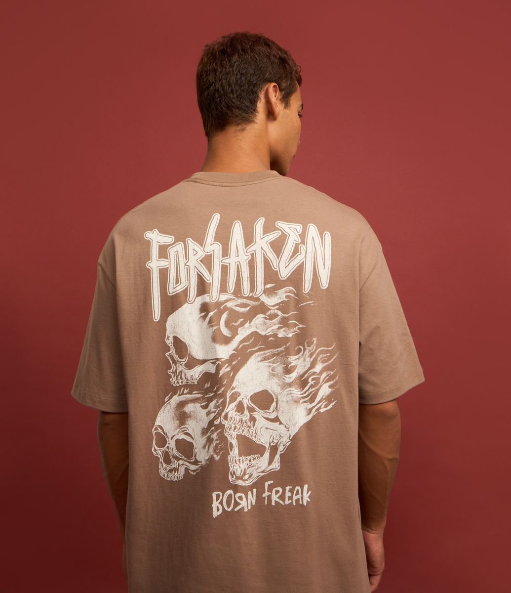Camiseta Relaxed em Malhão Estonado com Estampa Forsaken Born