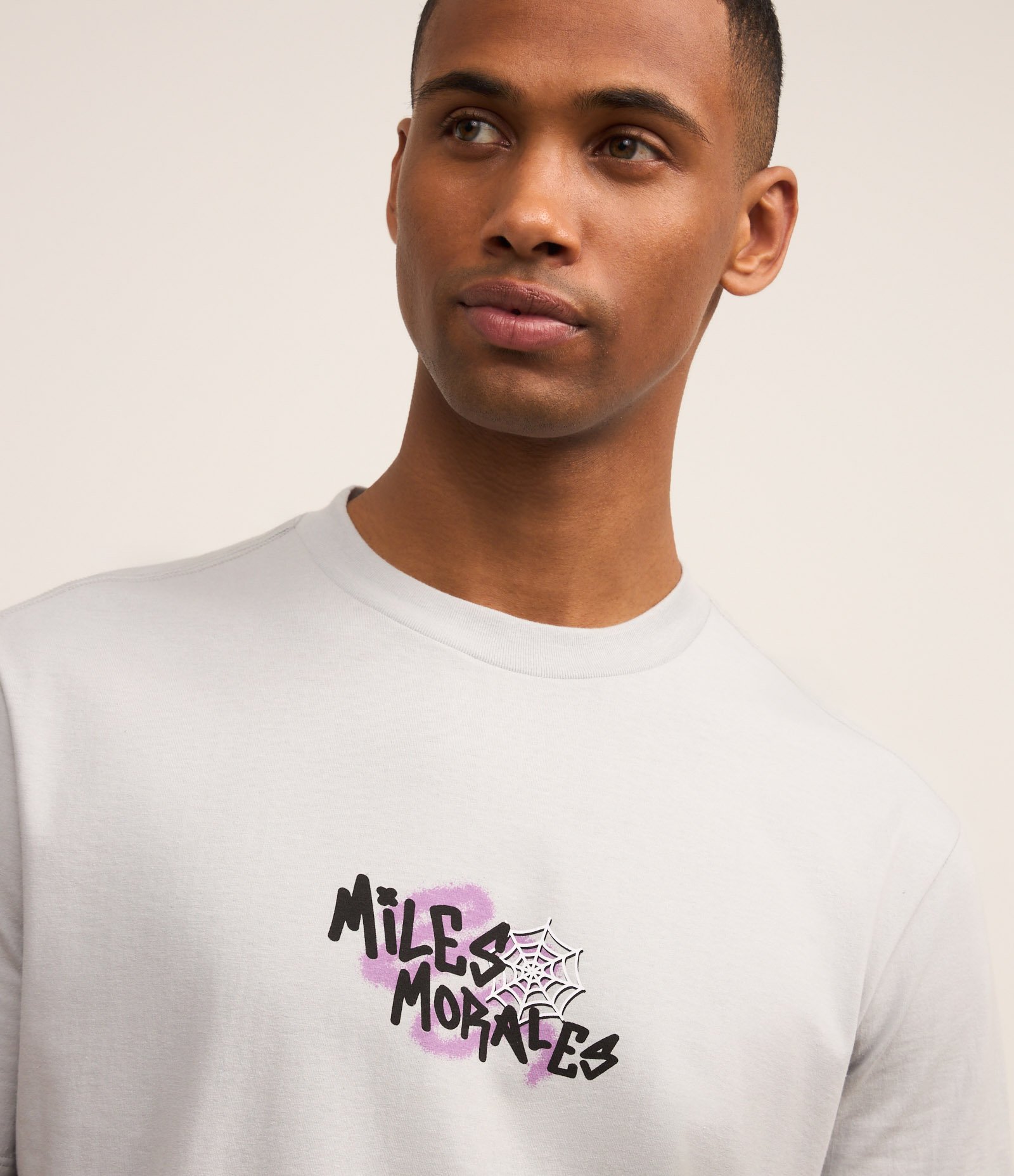 Camiseta Comfort em Algodão com Estampa Homem Aranha Branco 4