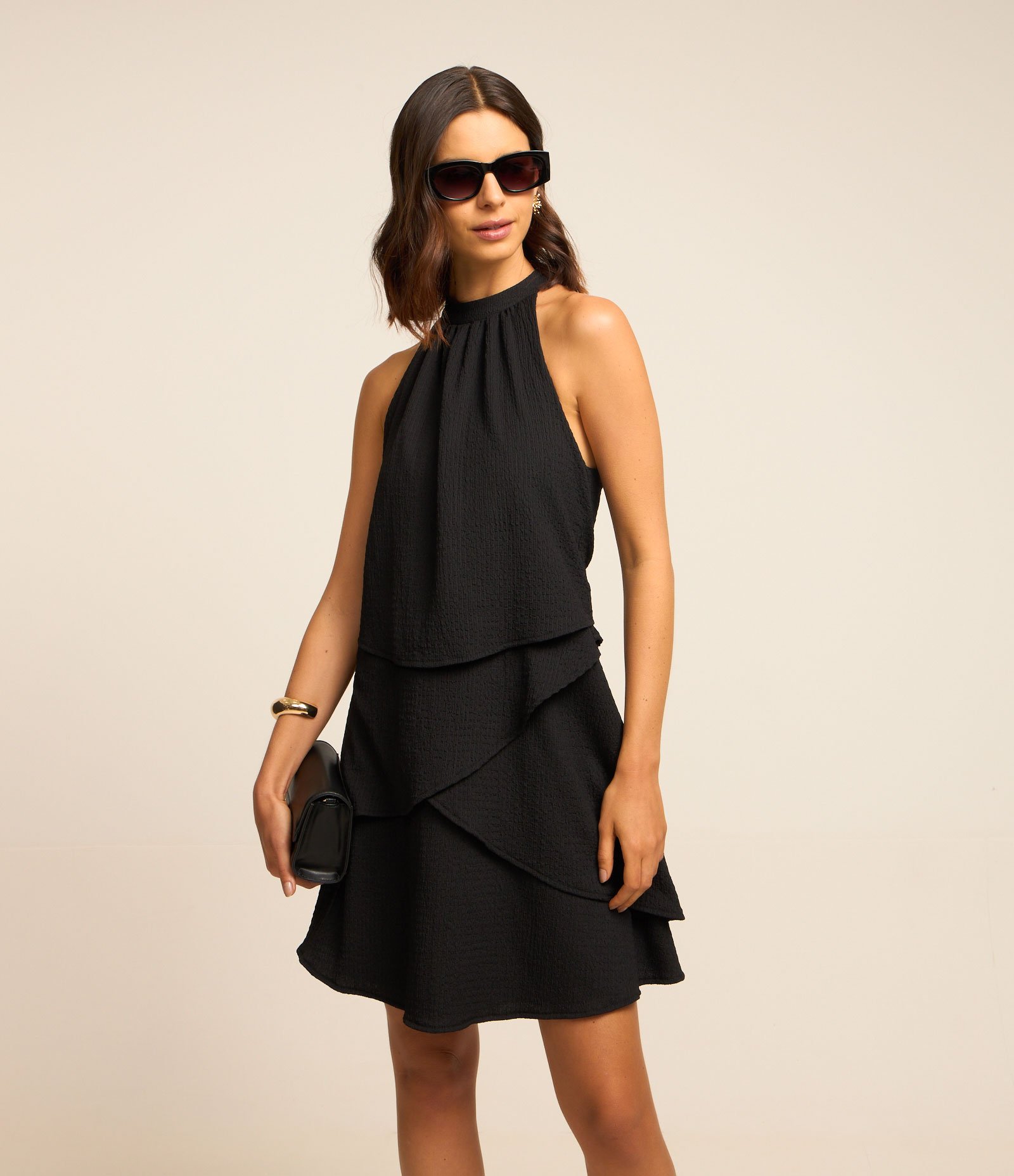 Vestido Sem Manga em Tecido com Decote Halter e Babados Preto 2