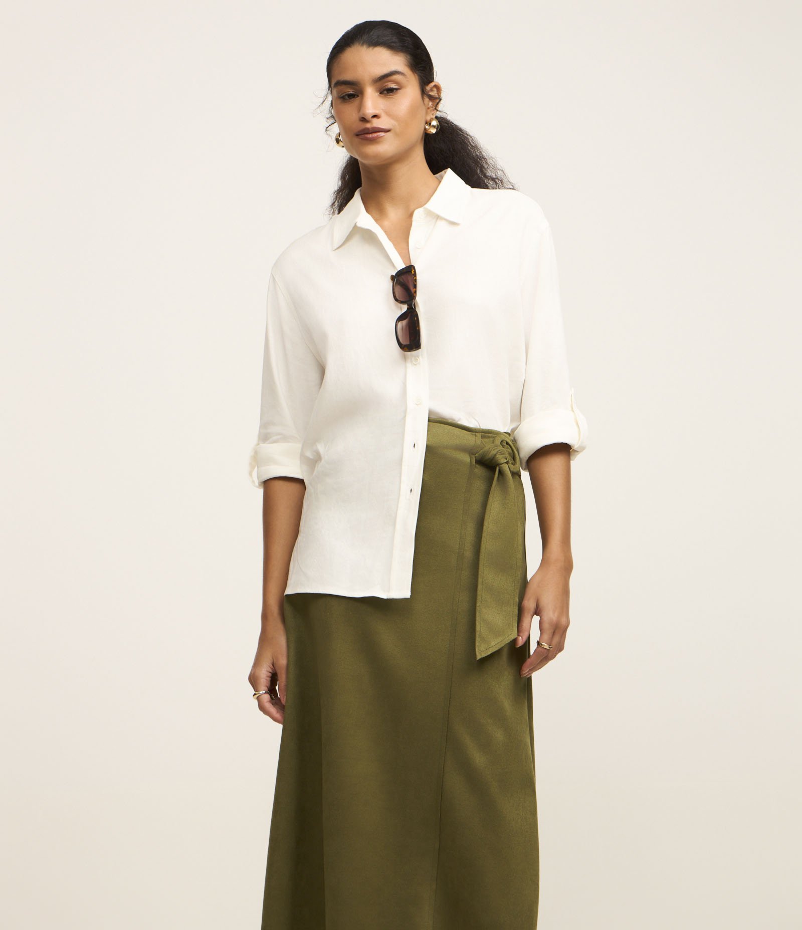 Saia Midi em Malha Suede com Detalhe Fivela Lateral Verde 2