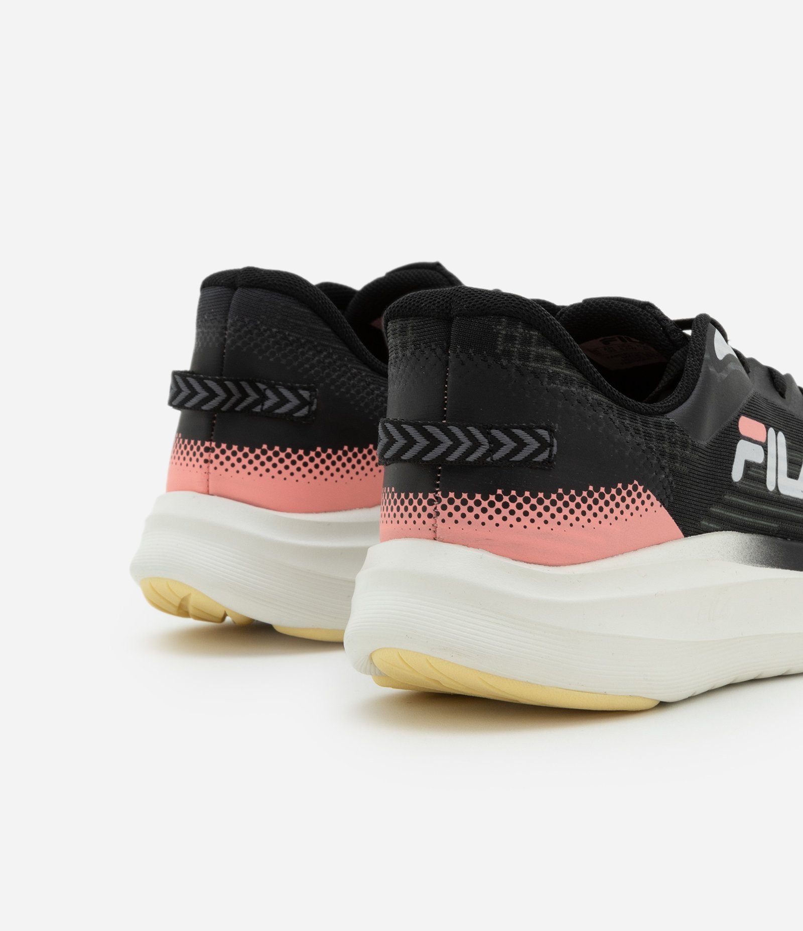 Tênis Esportivo com Detalhes em Recortes Fila Cinza 4