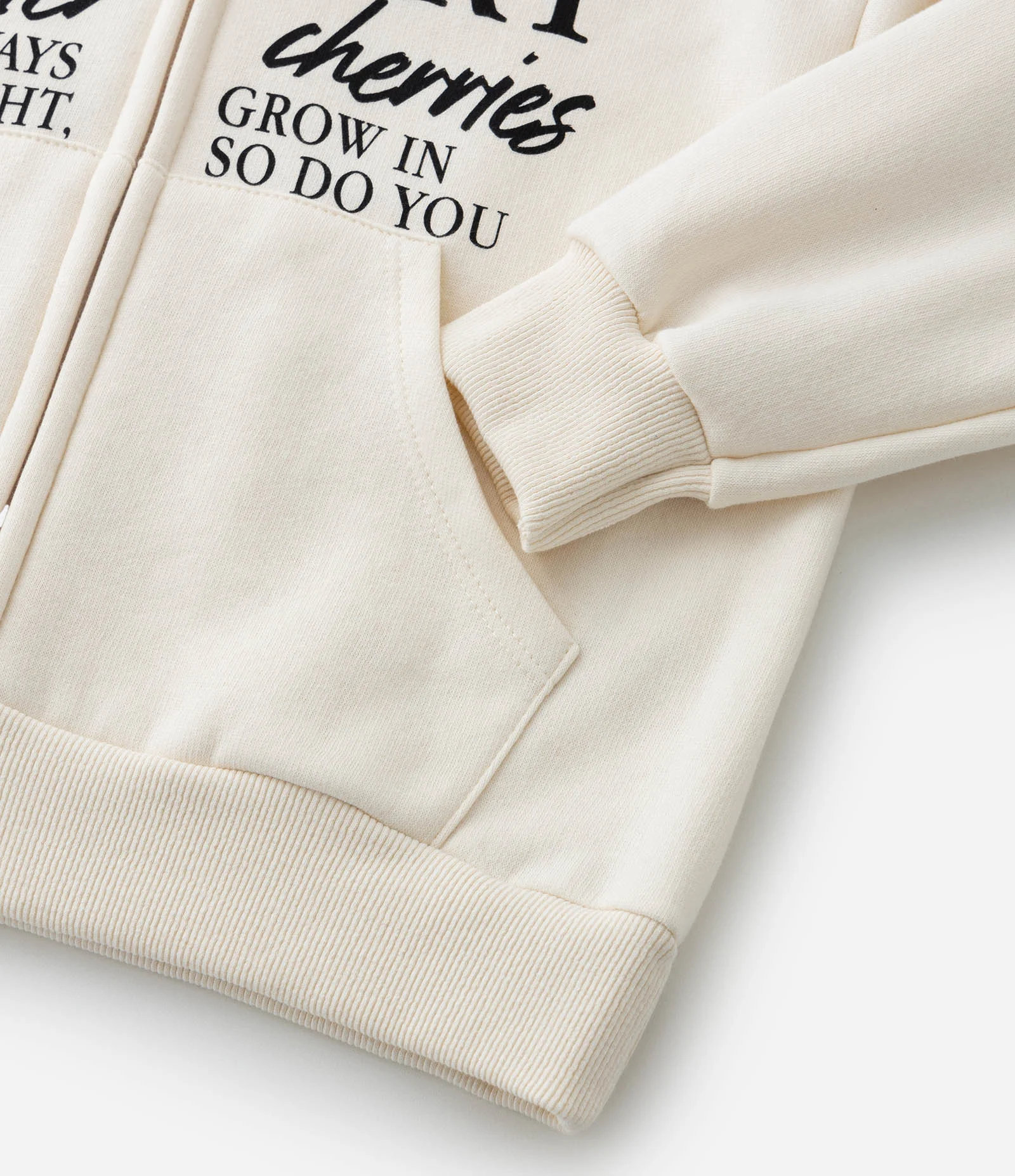 Jaqueta Infantil Quentinha com Estampa de Cereja - Tam 5 a 14 anos Off White 4