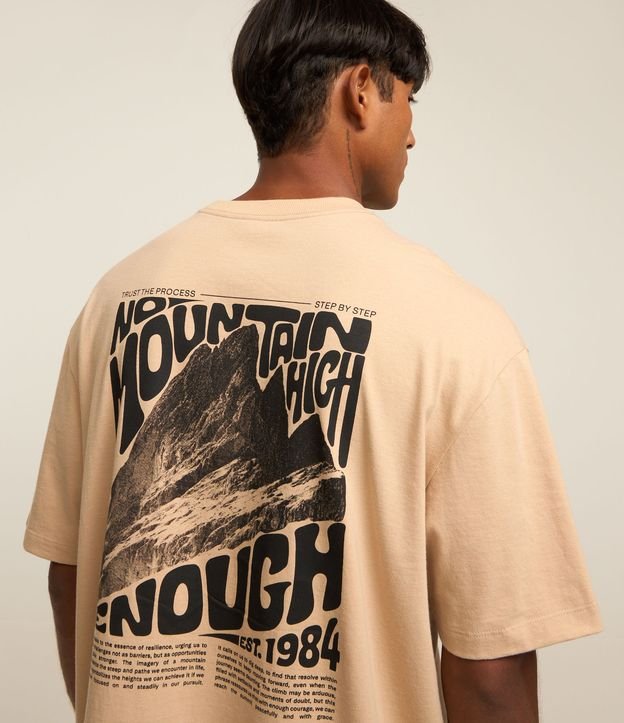 Camiseta Relaxed em Malhão com Estampa de Montanha